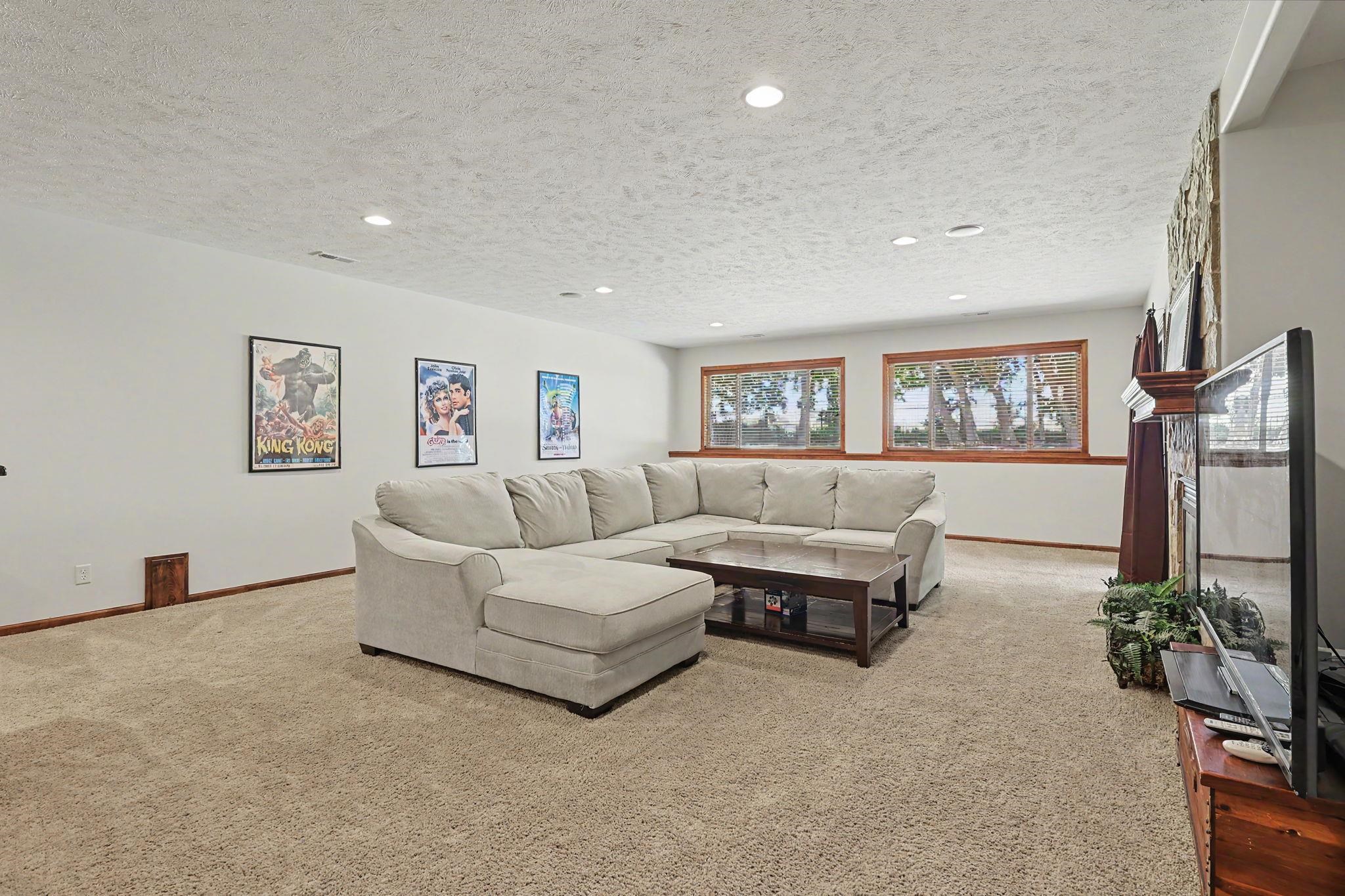 732 N Deerfield Cir Property Photo 22