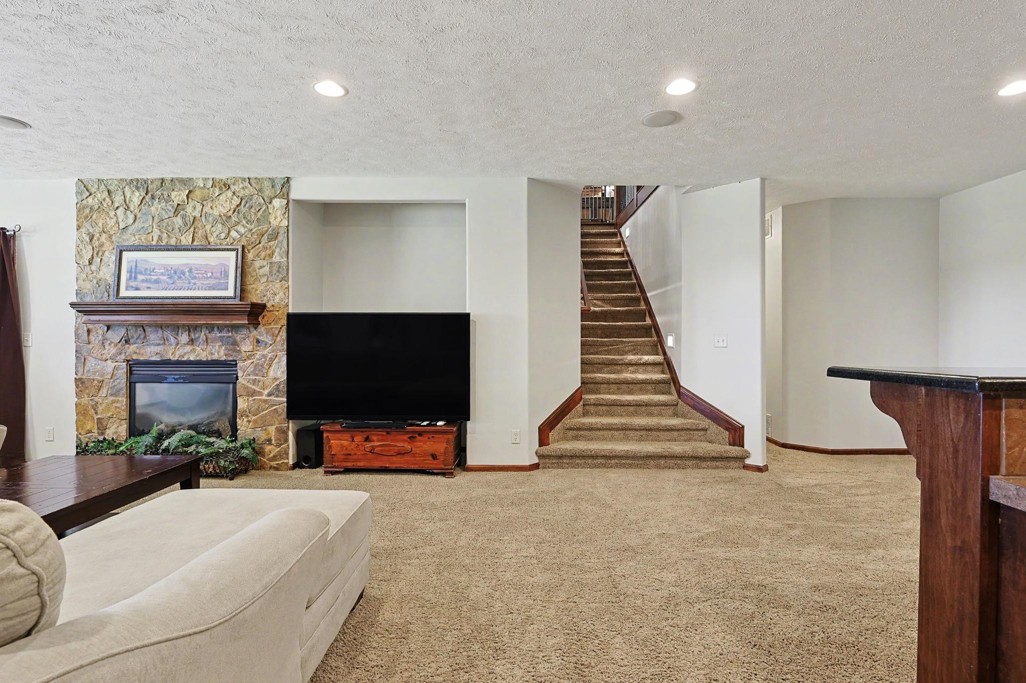 732 N Deerfield Cir Property Photo 26