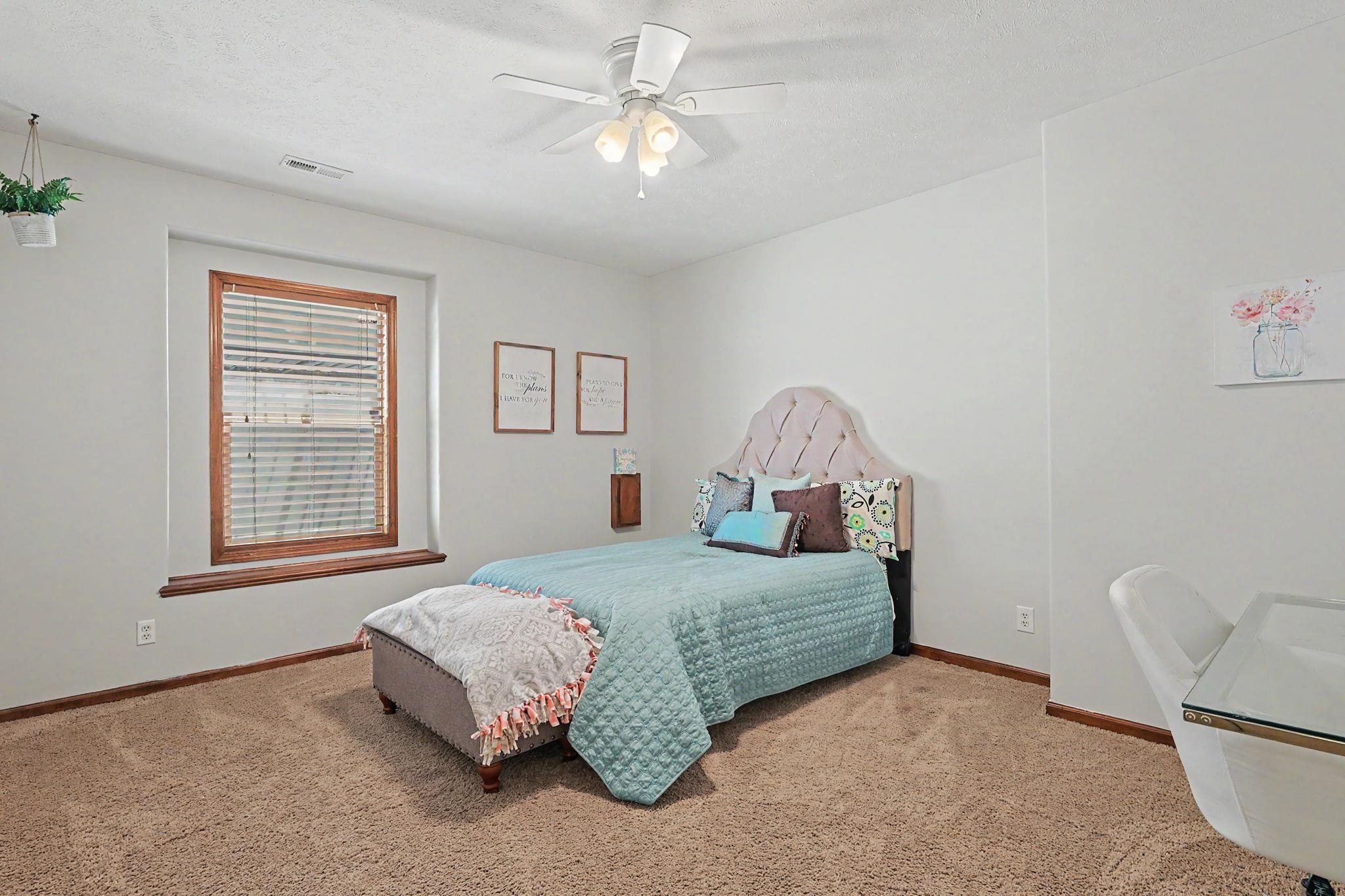 732 N Deerfield Cir Property Photo 27
