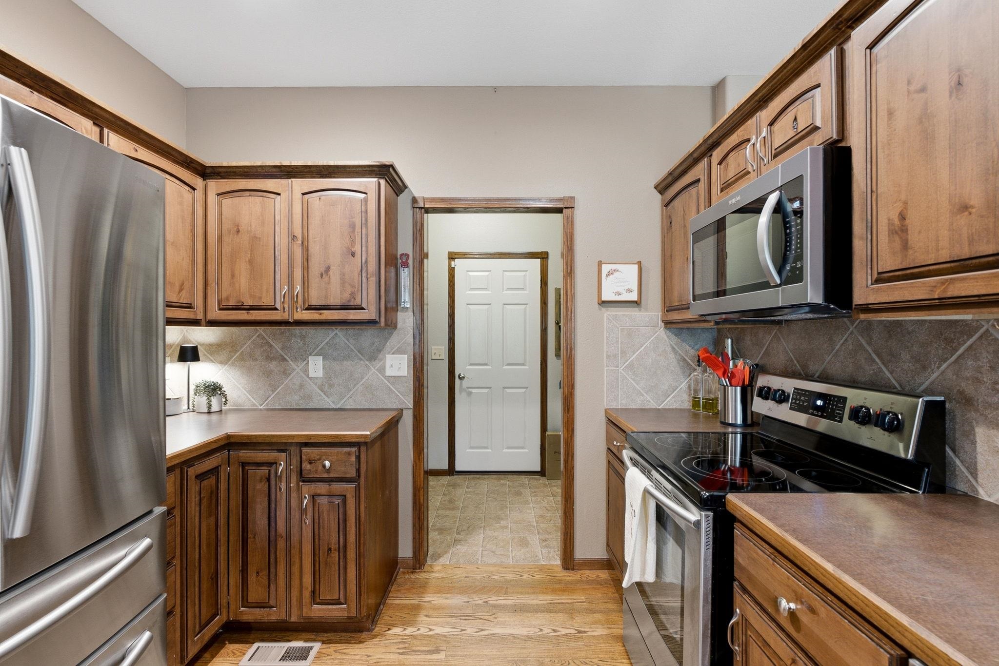 1301 E Rushwood Dr Property Photo 12