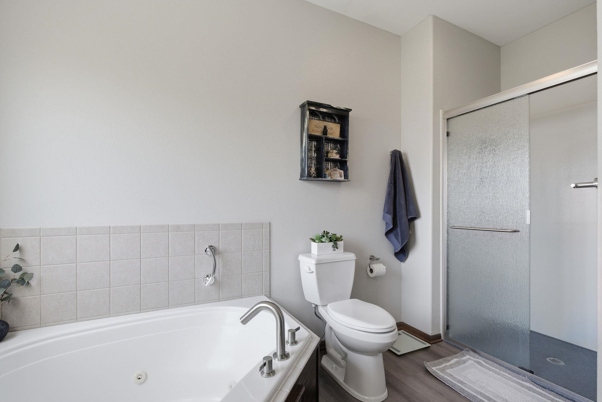 1301 E Rushwood Dr Property Photo 17