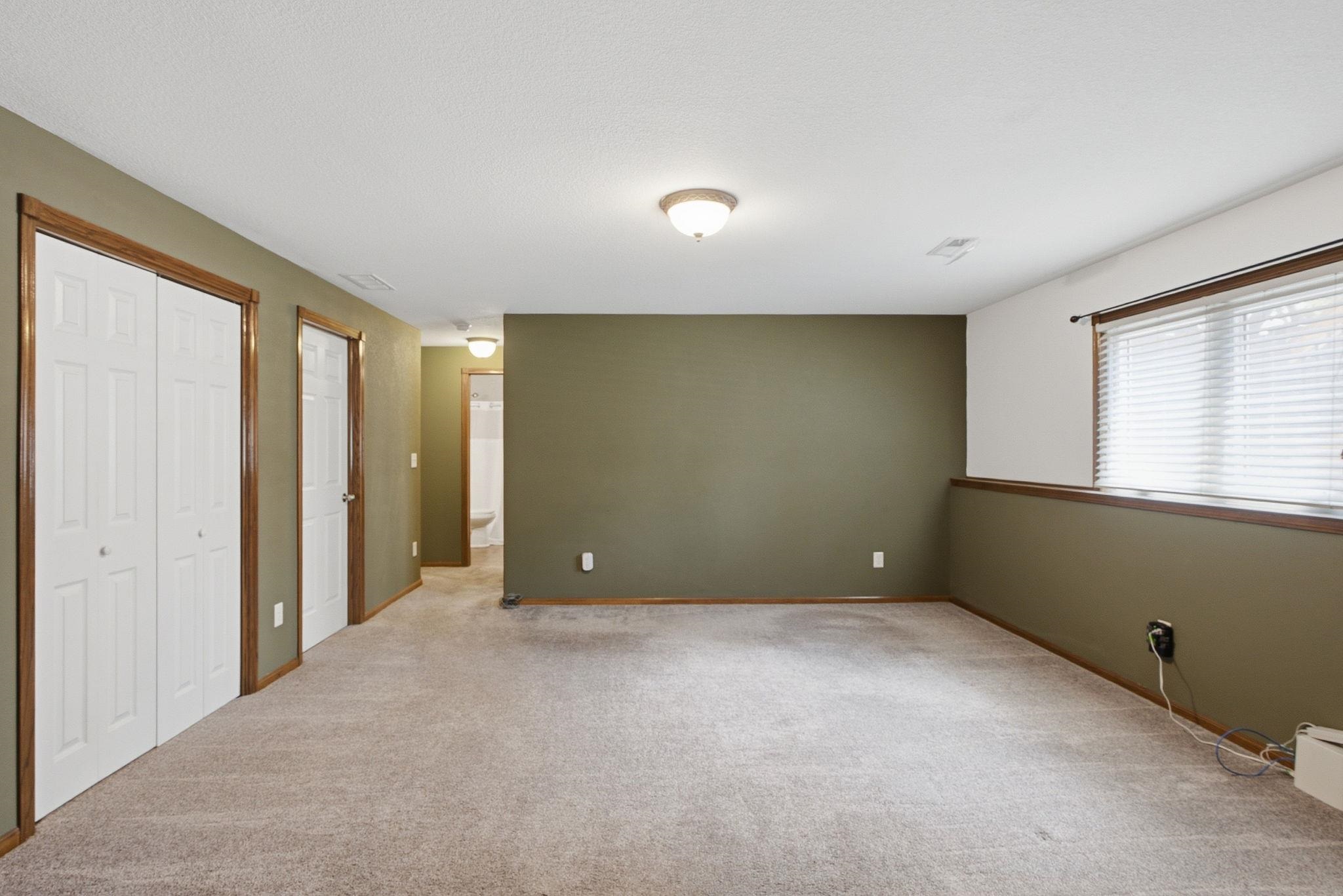 1301 E Rushwood Dr Property Photo 23