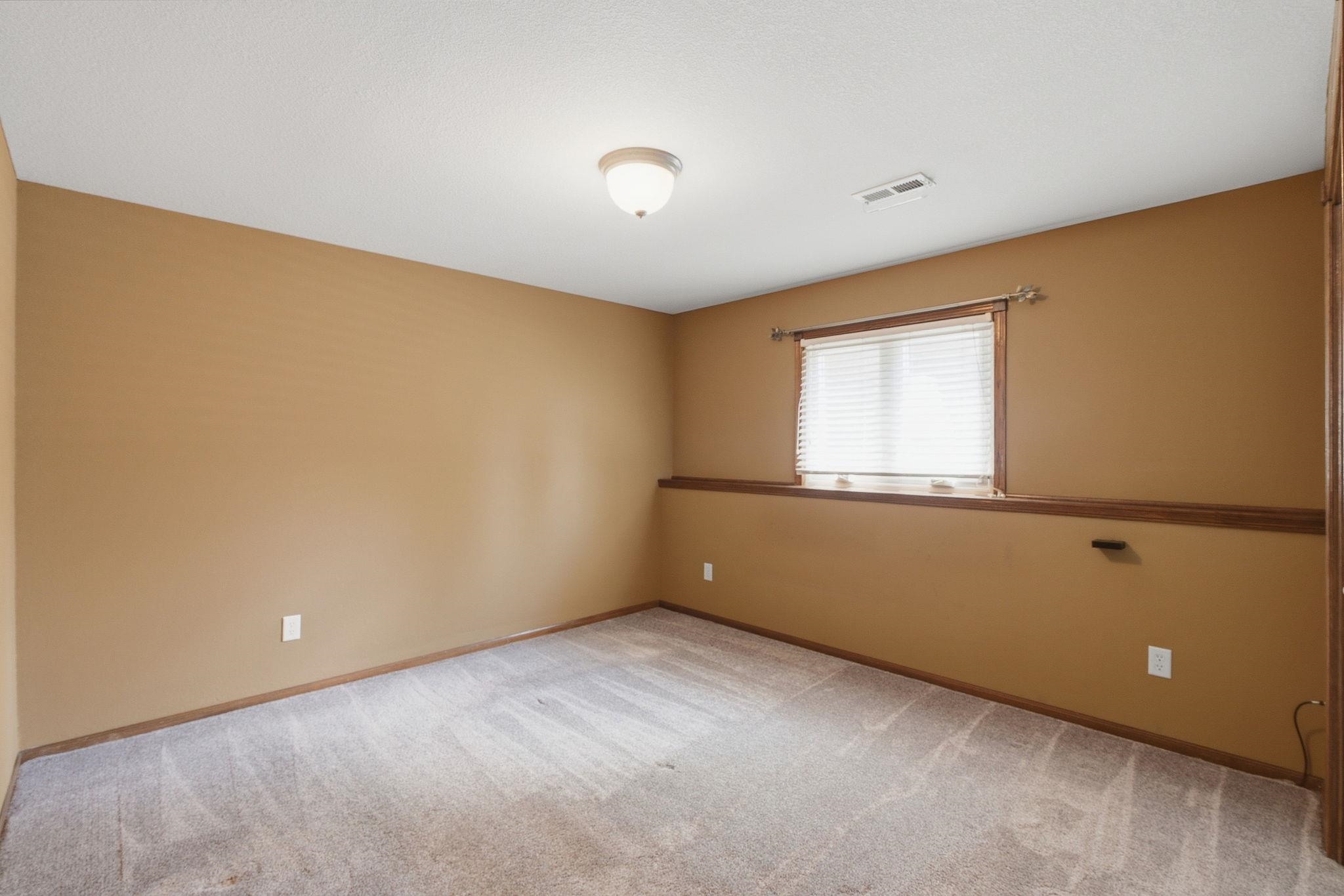 1301 E Rushwood Dr Property Photo 25