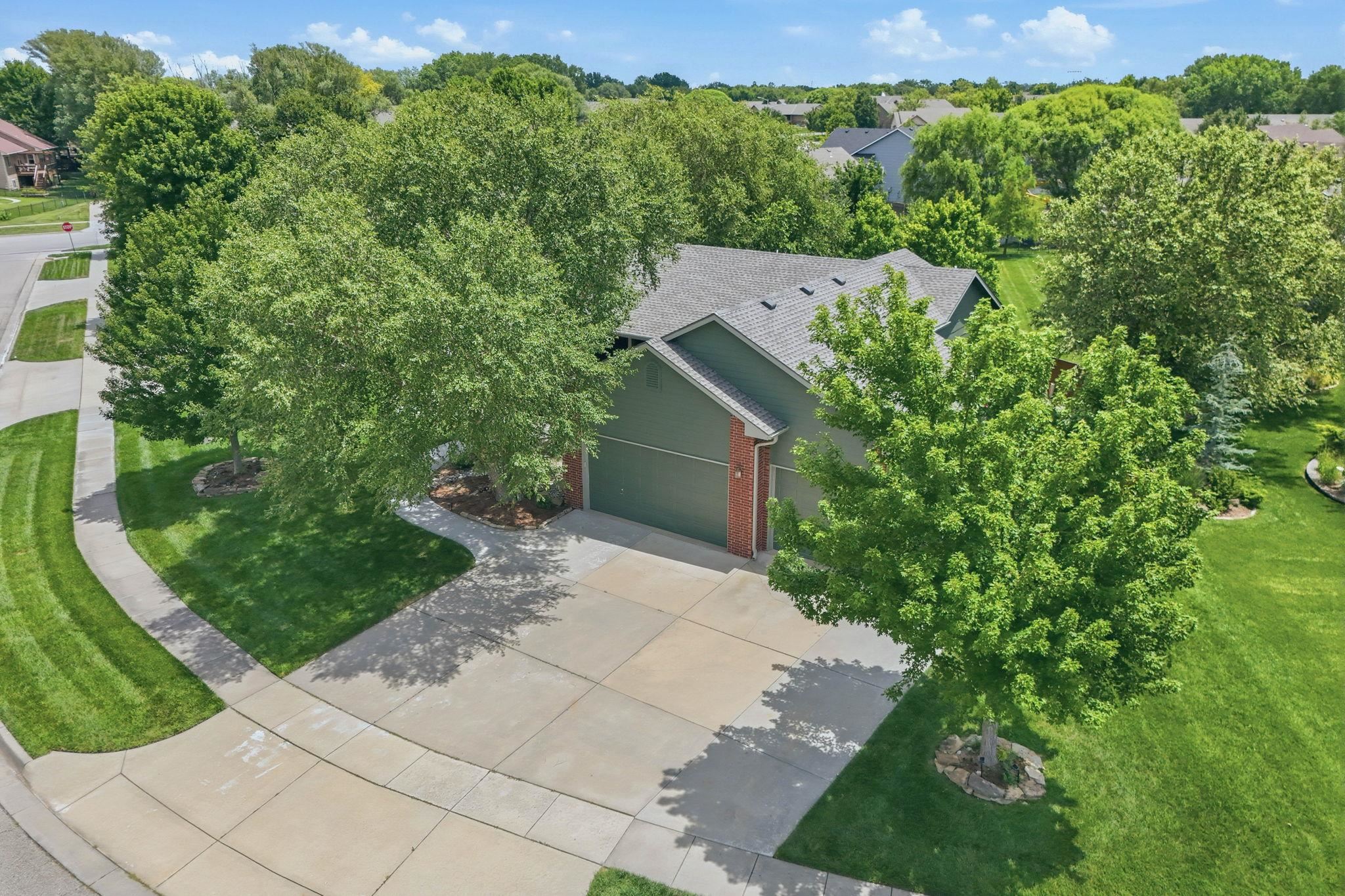 1301 E Rushwood Dr Property Photo 30