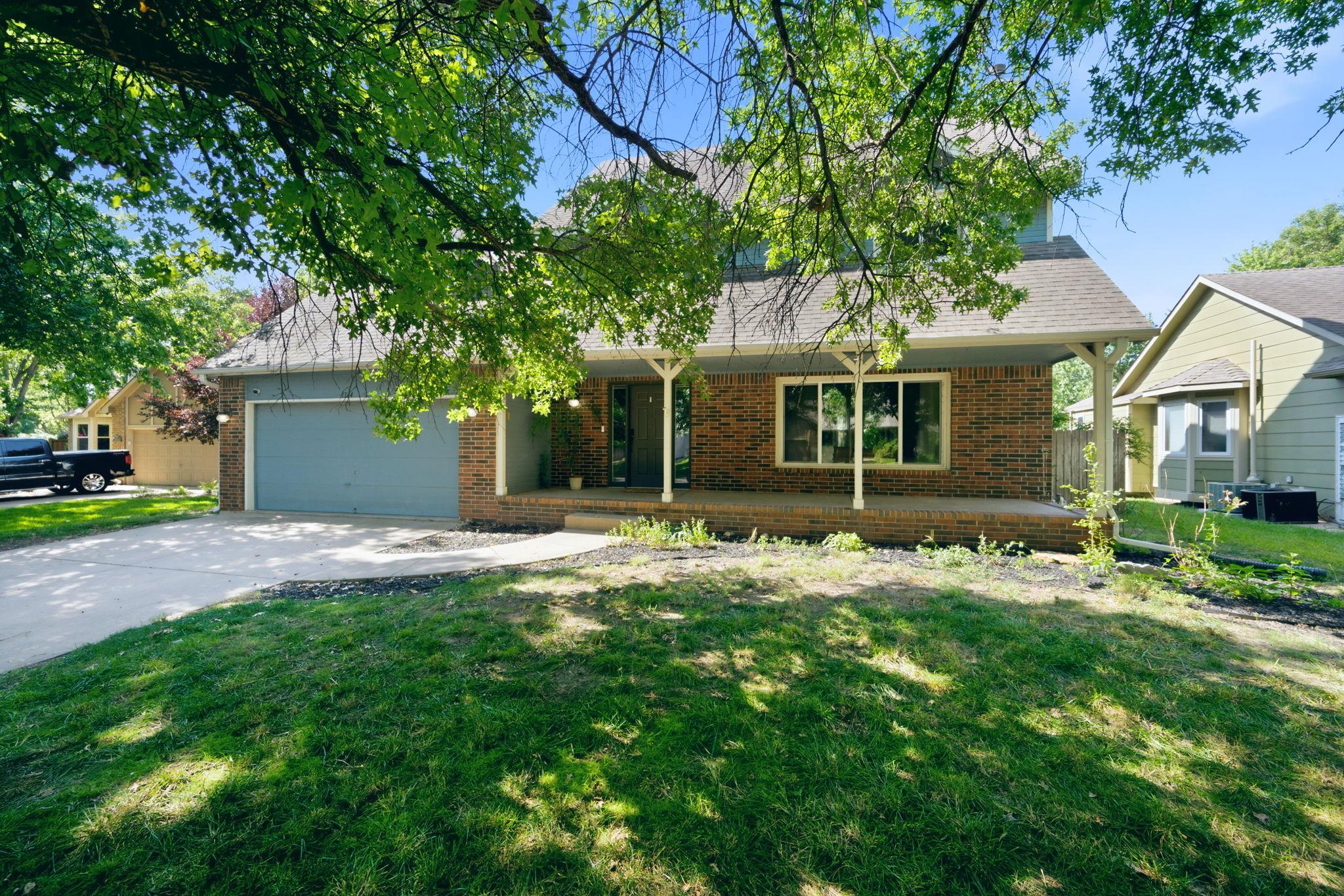 1324 N Manchester Ct Property Photo 3