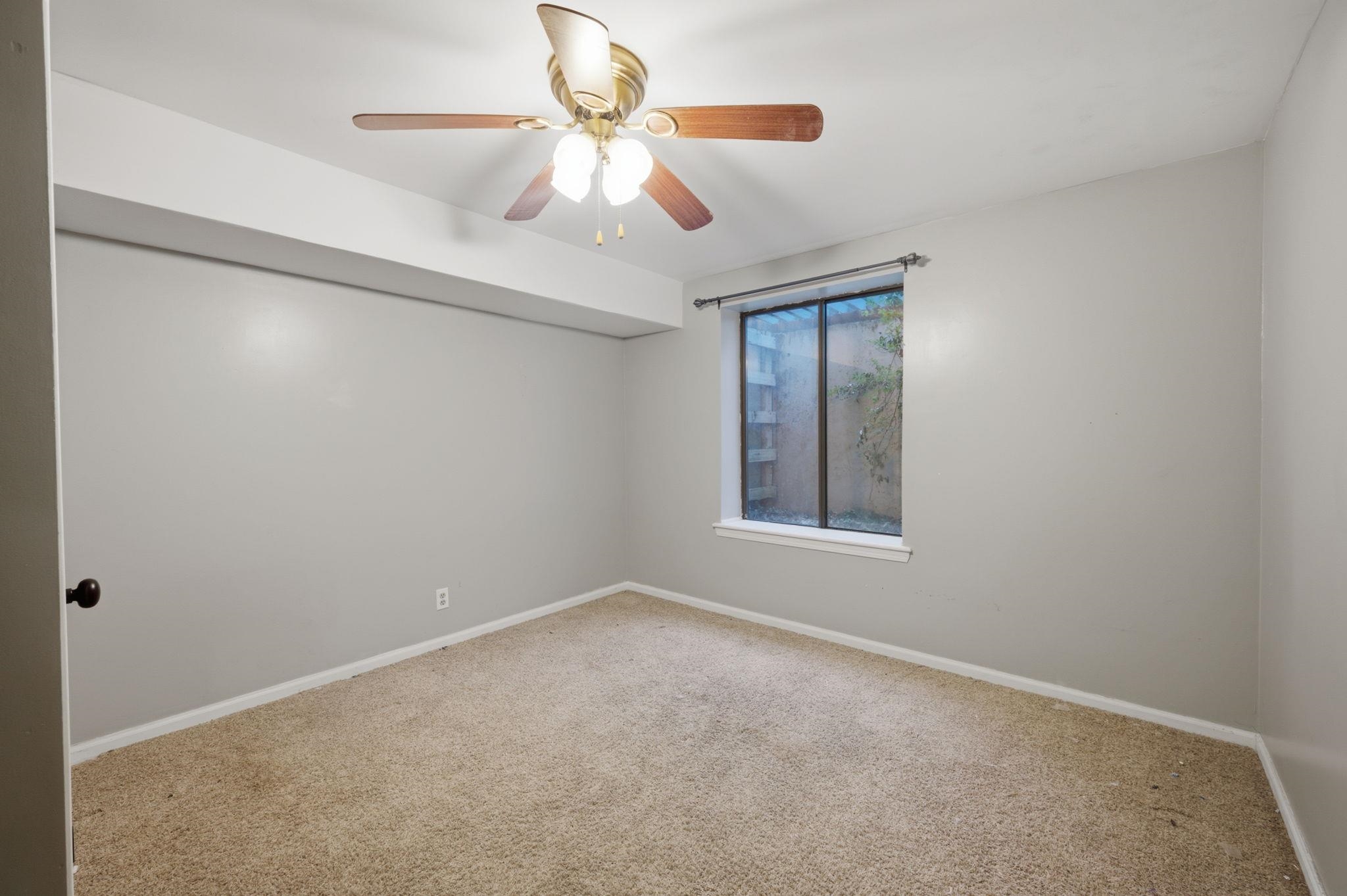1324 N Manchester Ct Property Photo 30