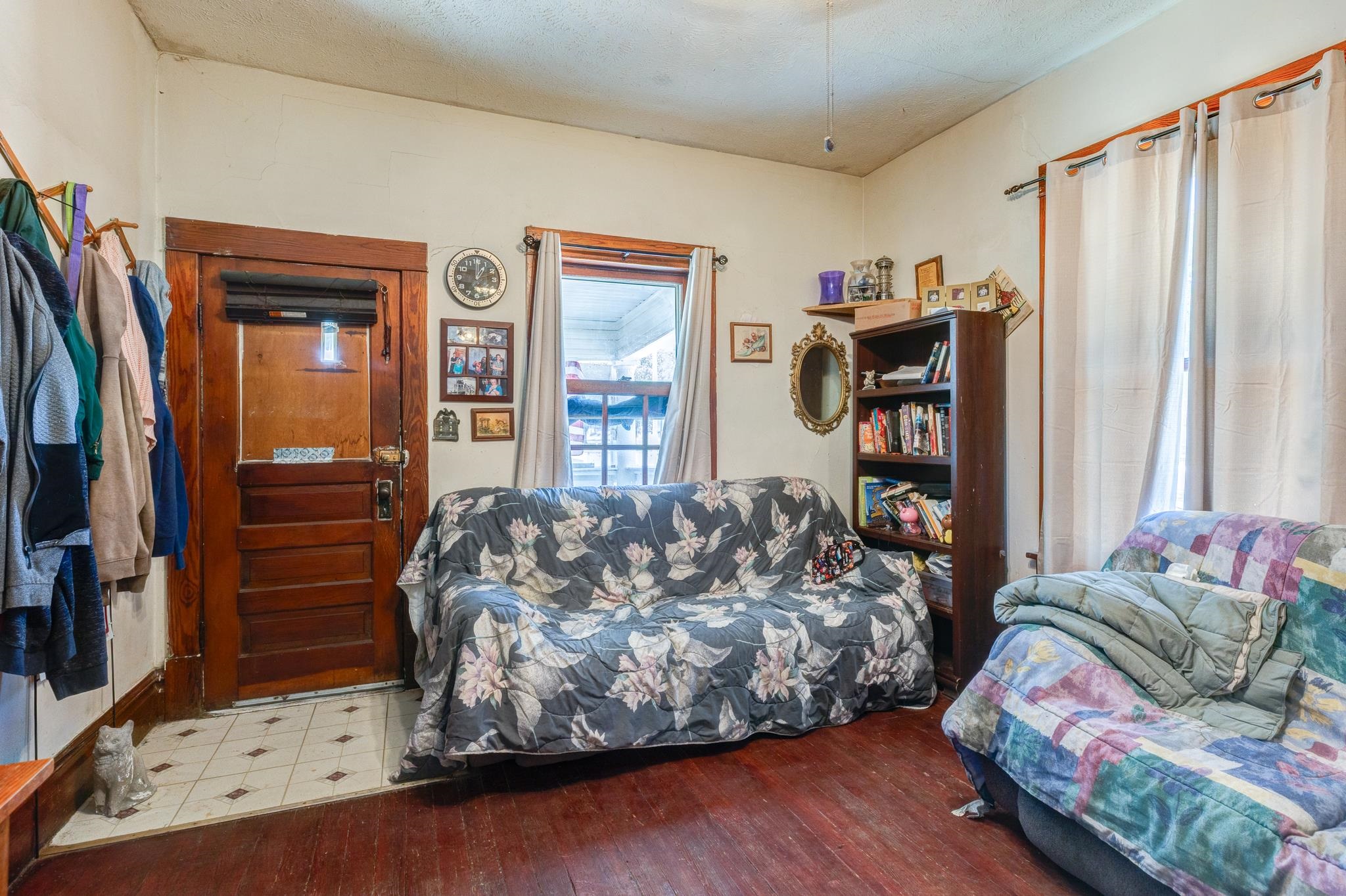 135 S Chicago St Property Photo 5
