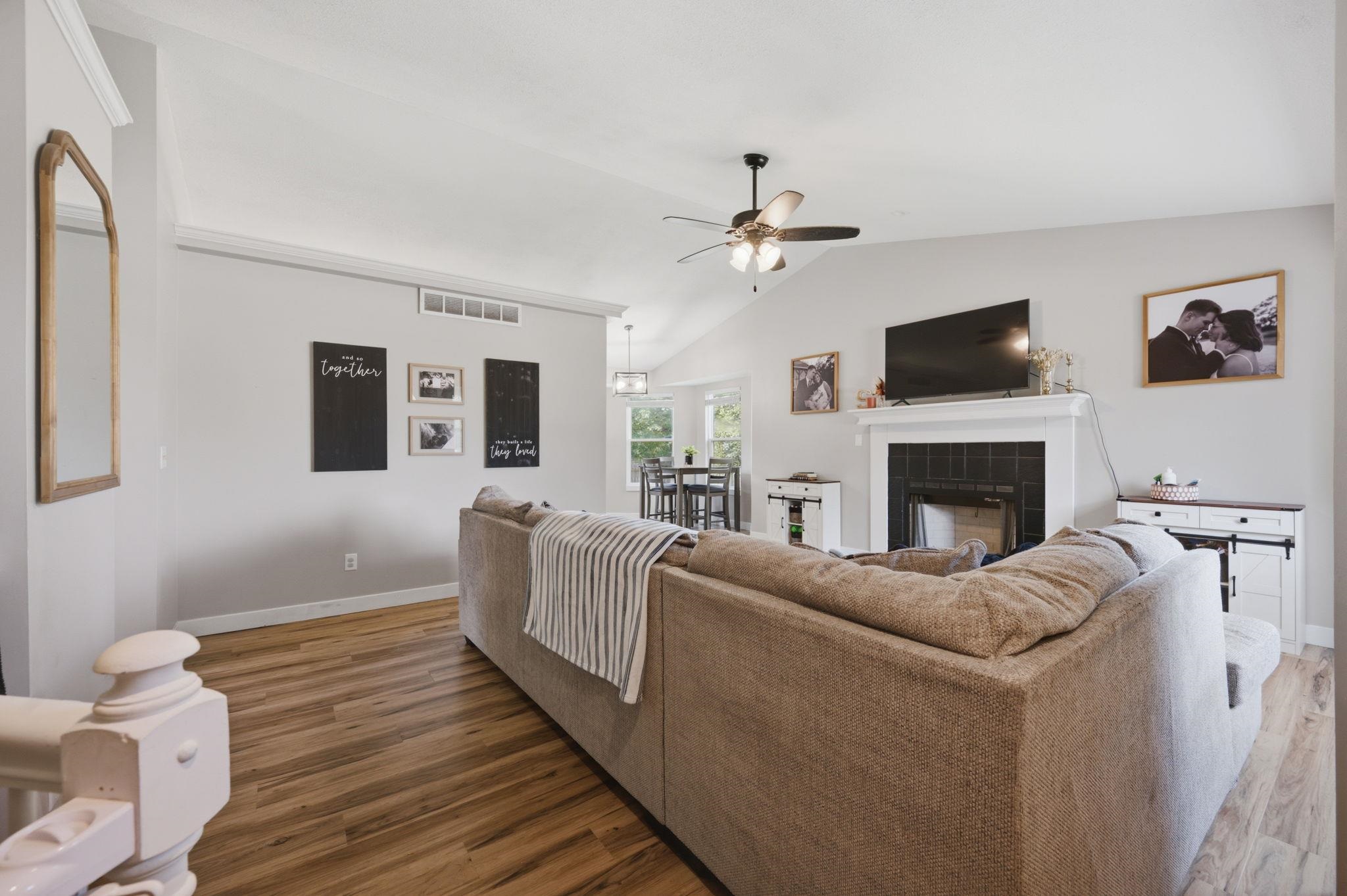 9213 W Central Park St Property Photo 6