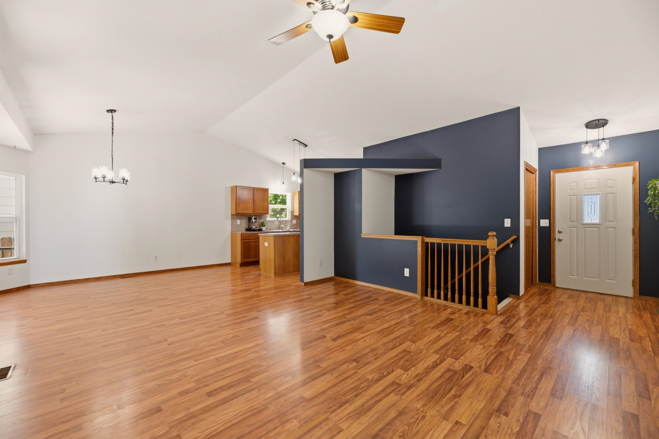 2635 E Sunnyslope Property Photo 5