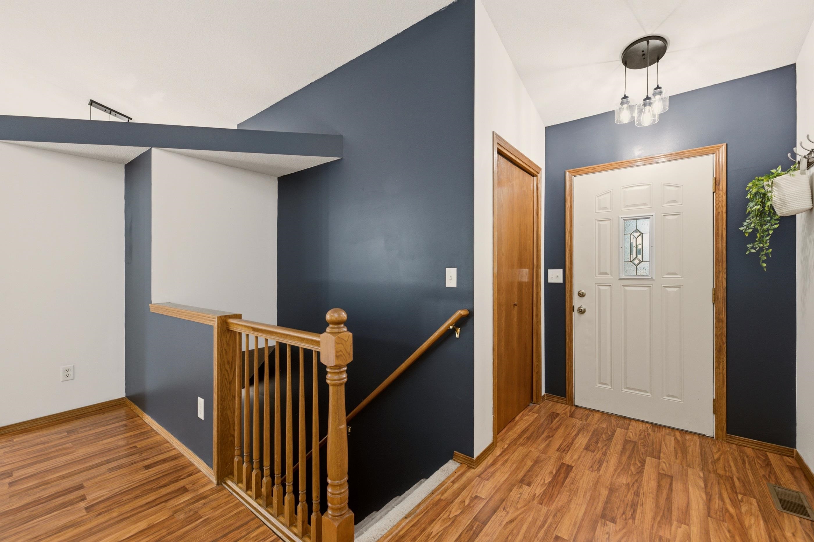 2635 E Sunnyslope Property Photo 6