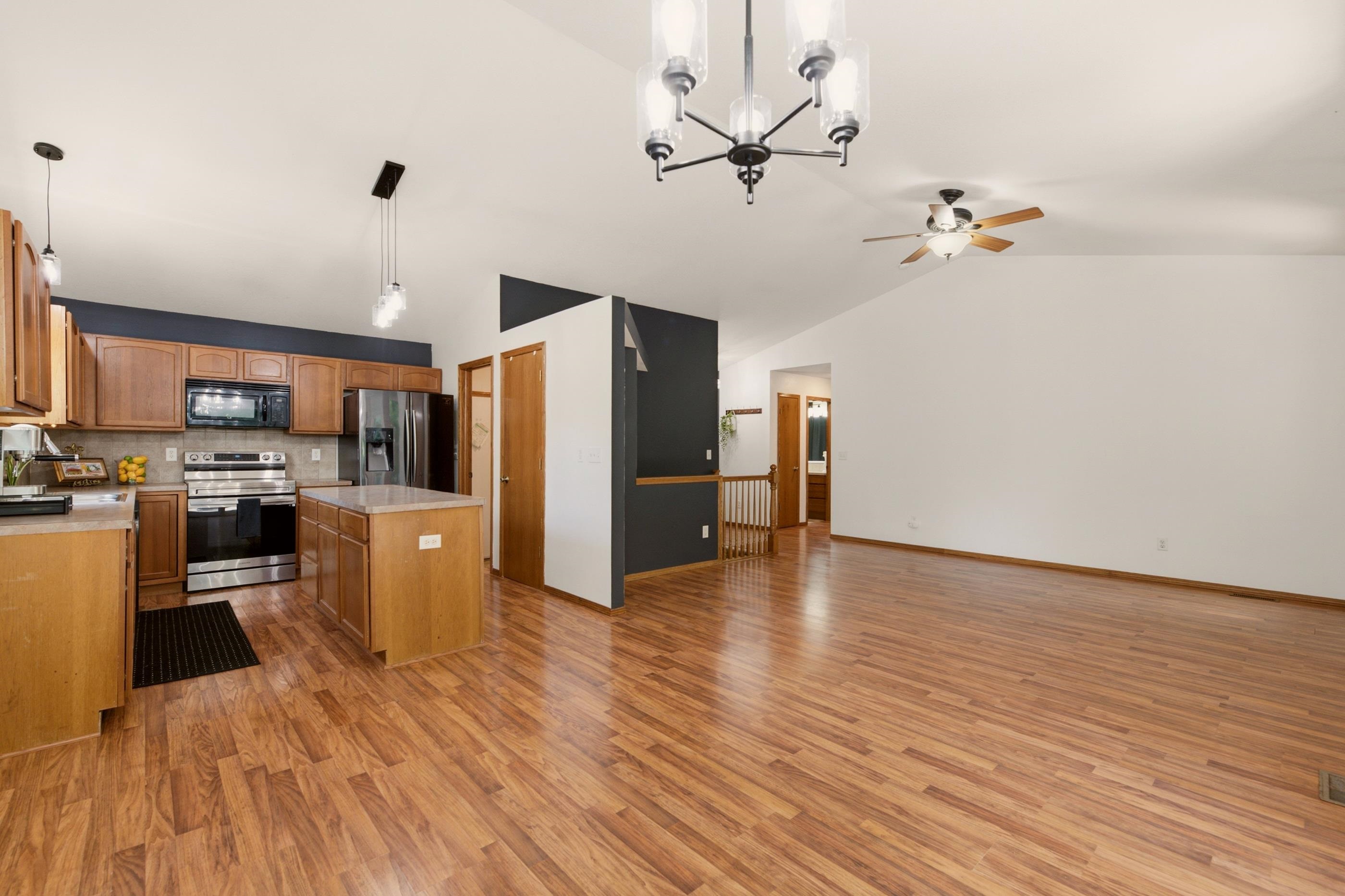 2635 E Sunnyslope Property Photo 8