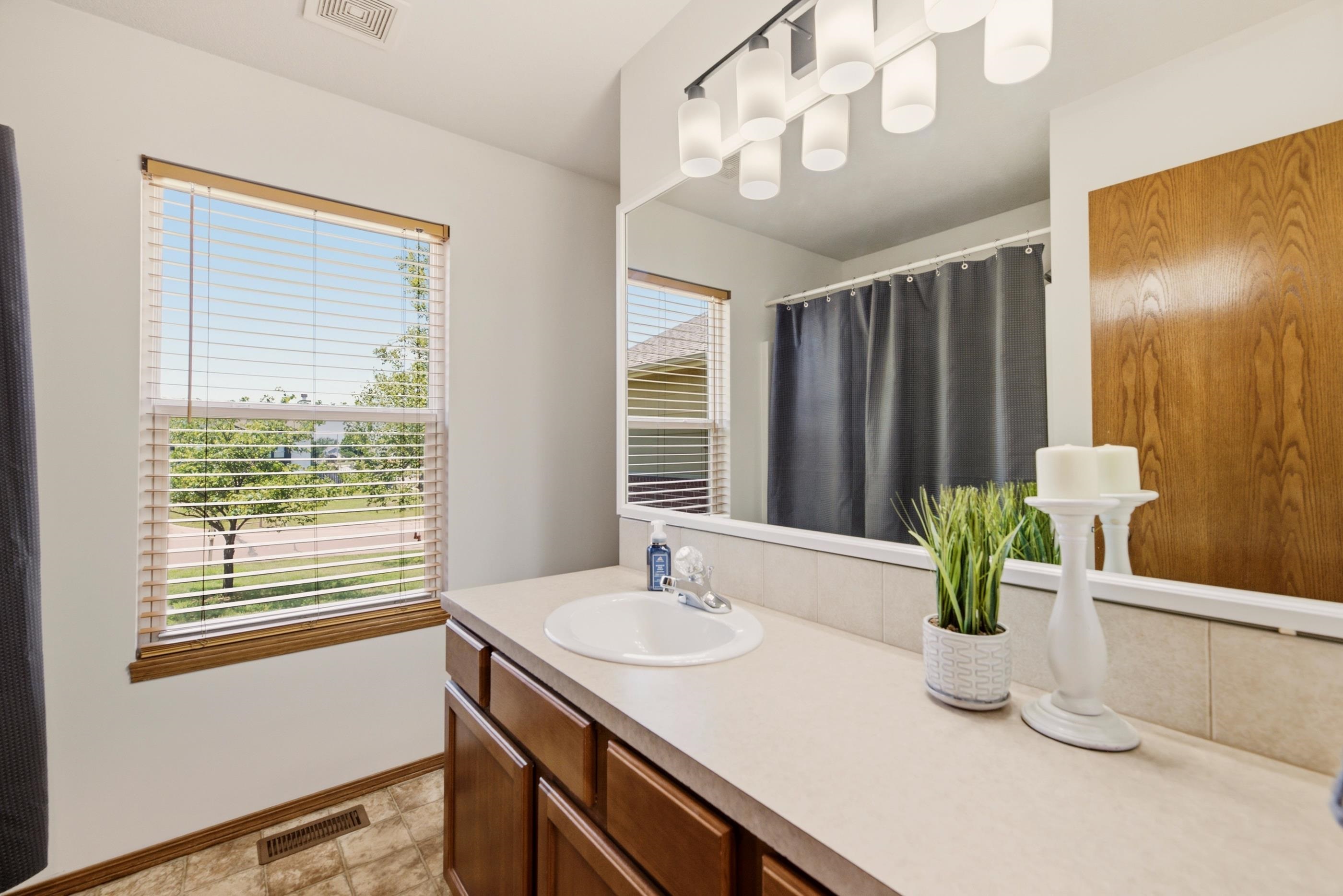 2635 E Sunnyslope Property Photo 13