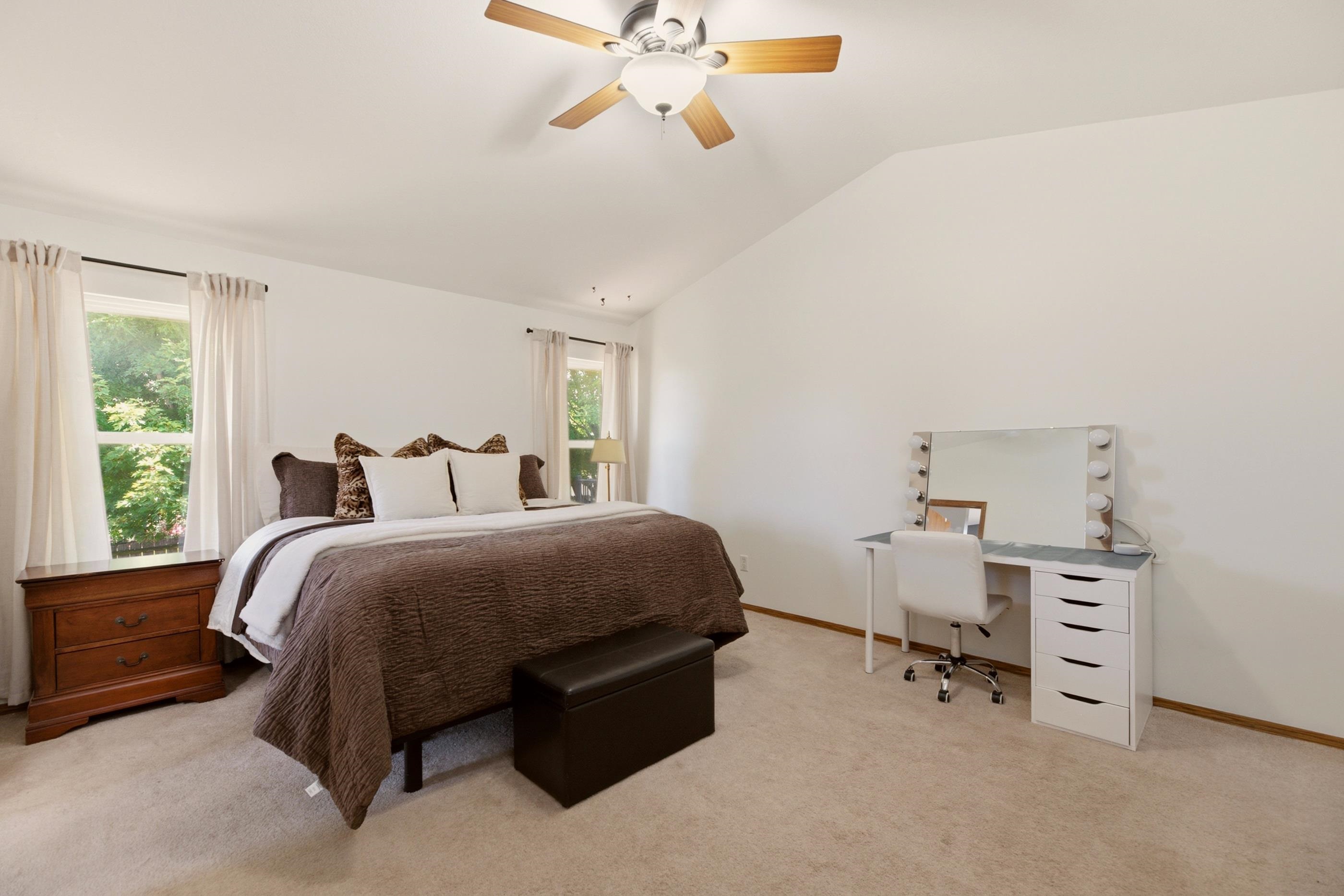 2635 E Sunnyslope Property Photo 17