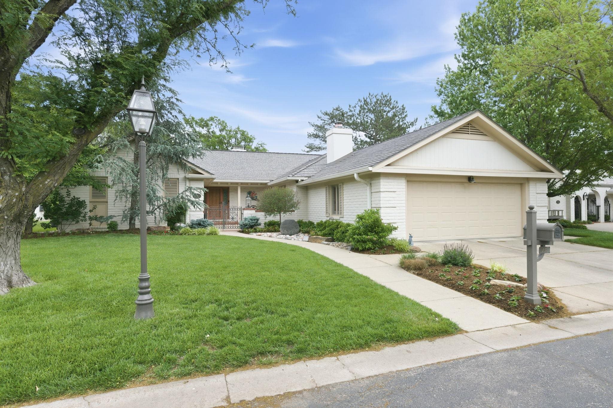 1440 N Gatewood Property Photo 1