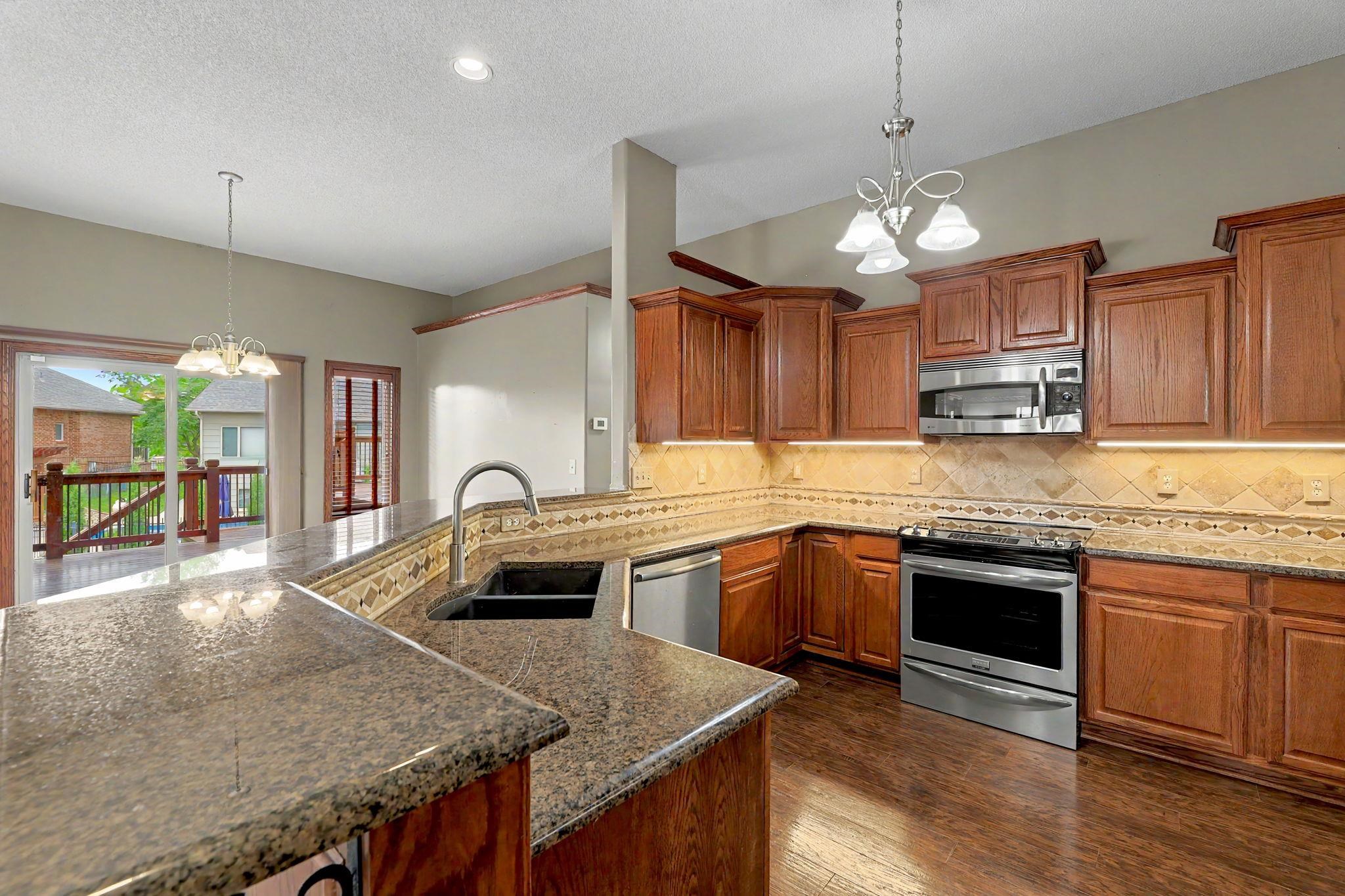 3317 N North Shore Ct Property Photo 5