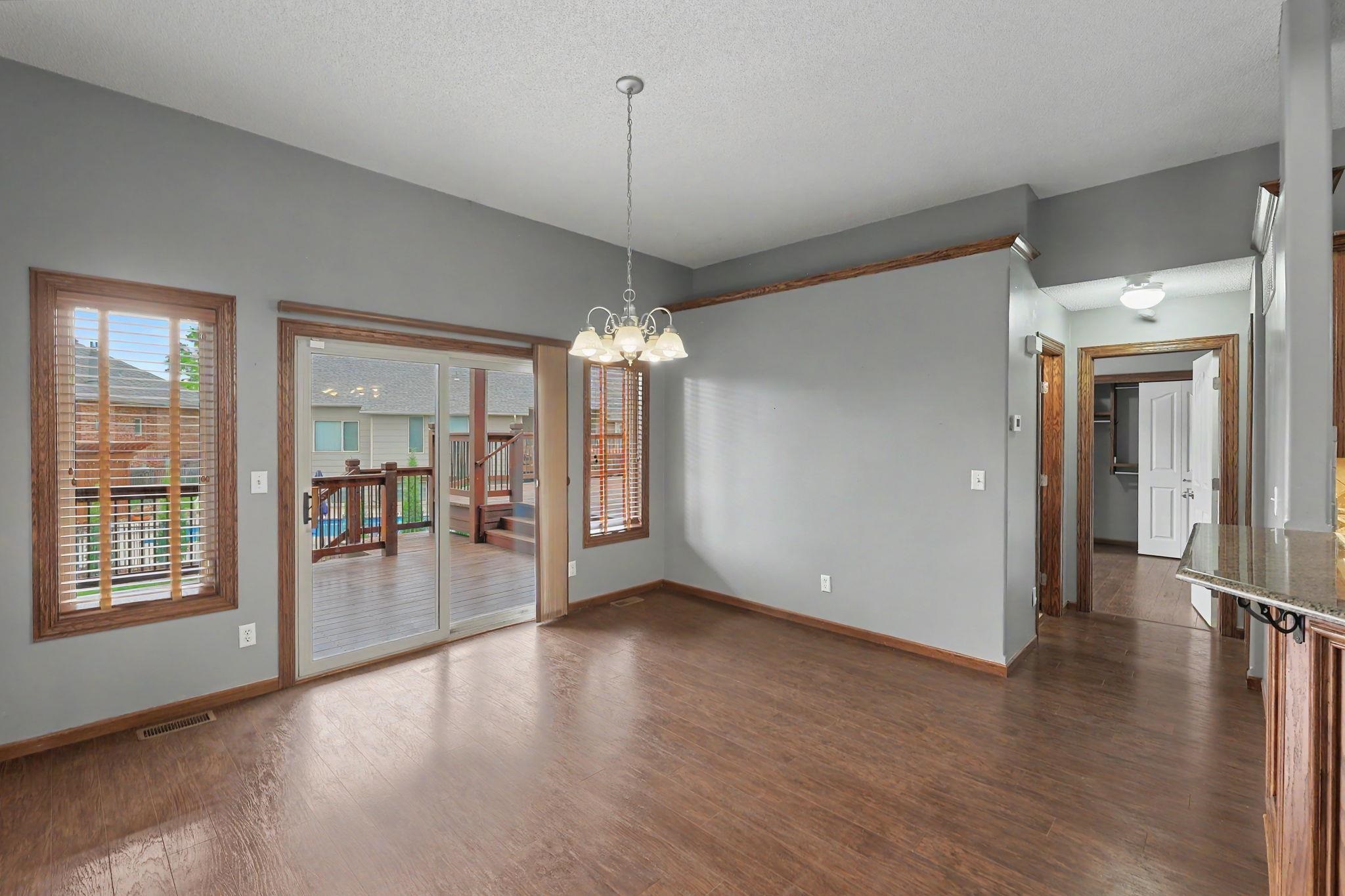 3317 N North Shore Ct Property Photo 12