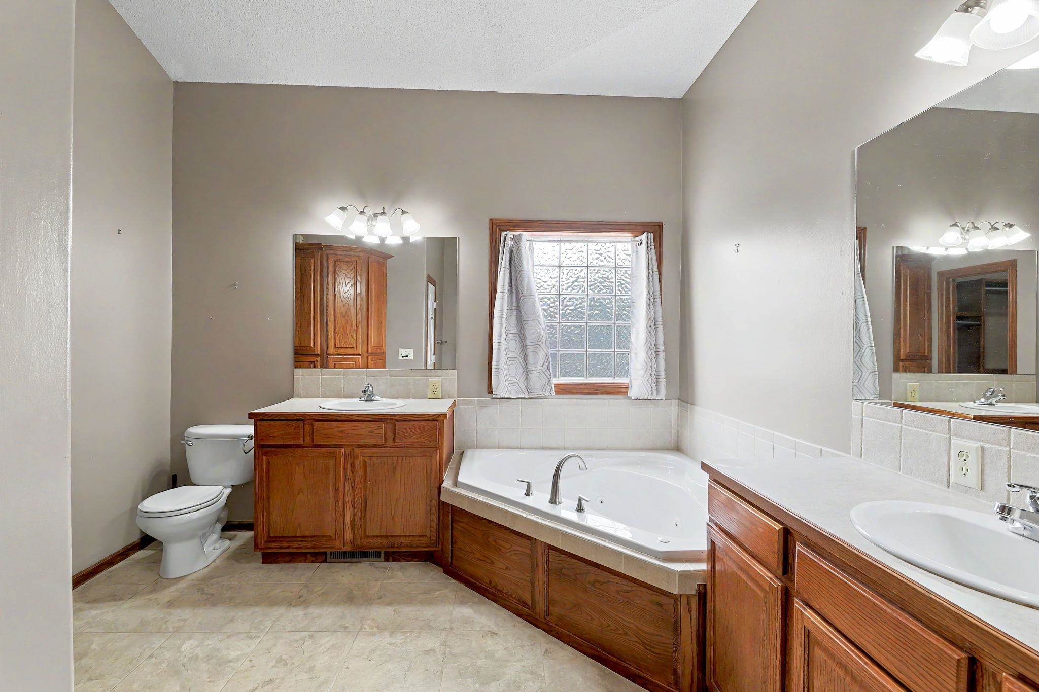 3317 N North Shore Ct Property Photo 16
