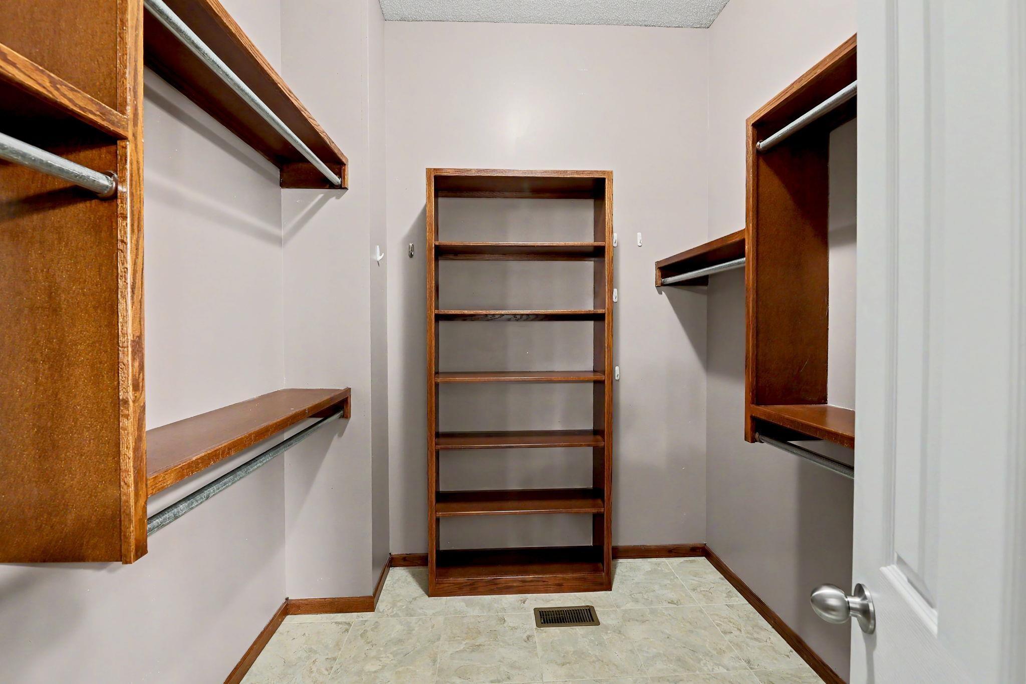 3317 N North Shore Ct Property Photo 20