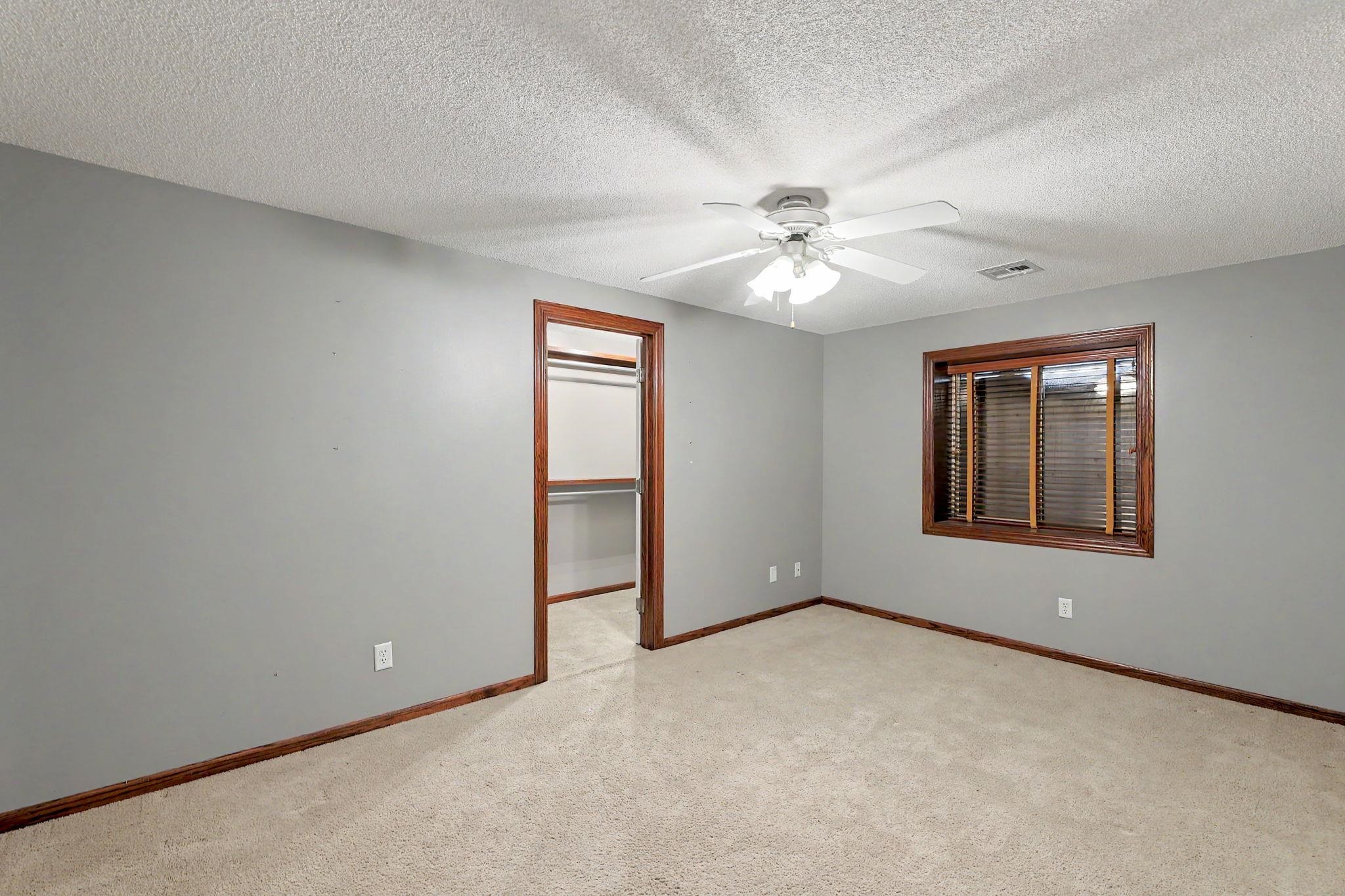 3317 N North Shore Ct Property Photo 26