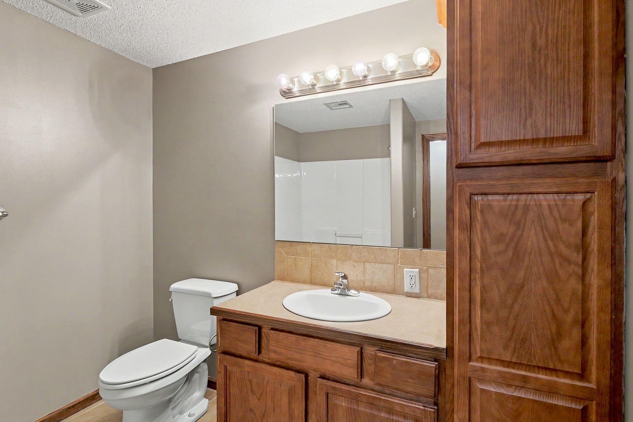 3317 N North Shore Ct Property Photo 28