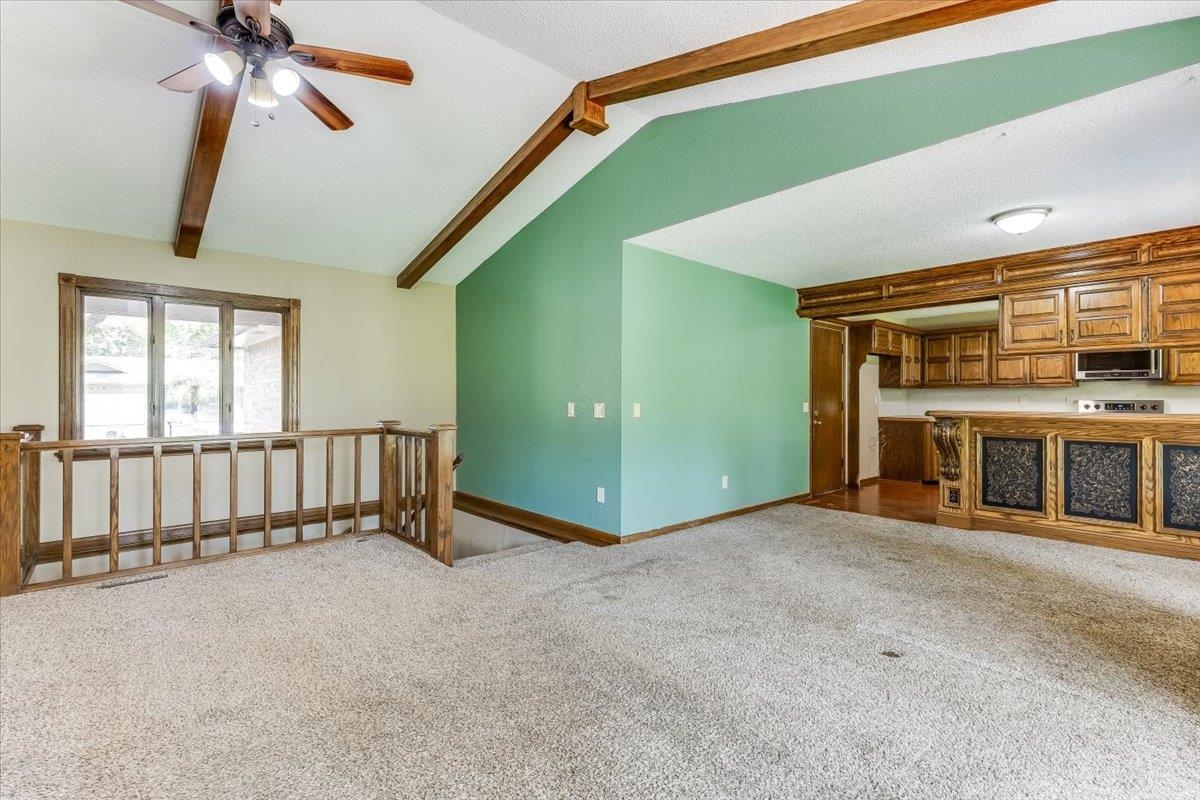 1309 S Bridgewater Drive Property Photo 5