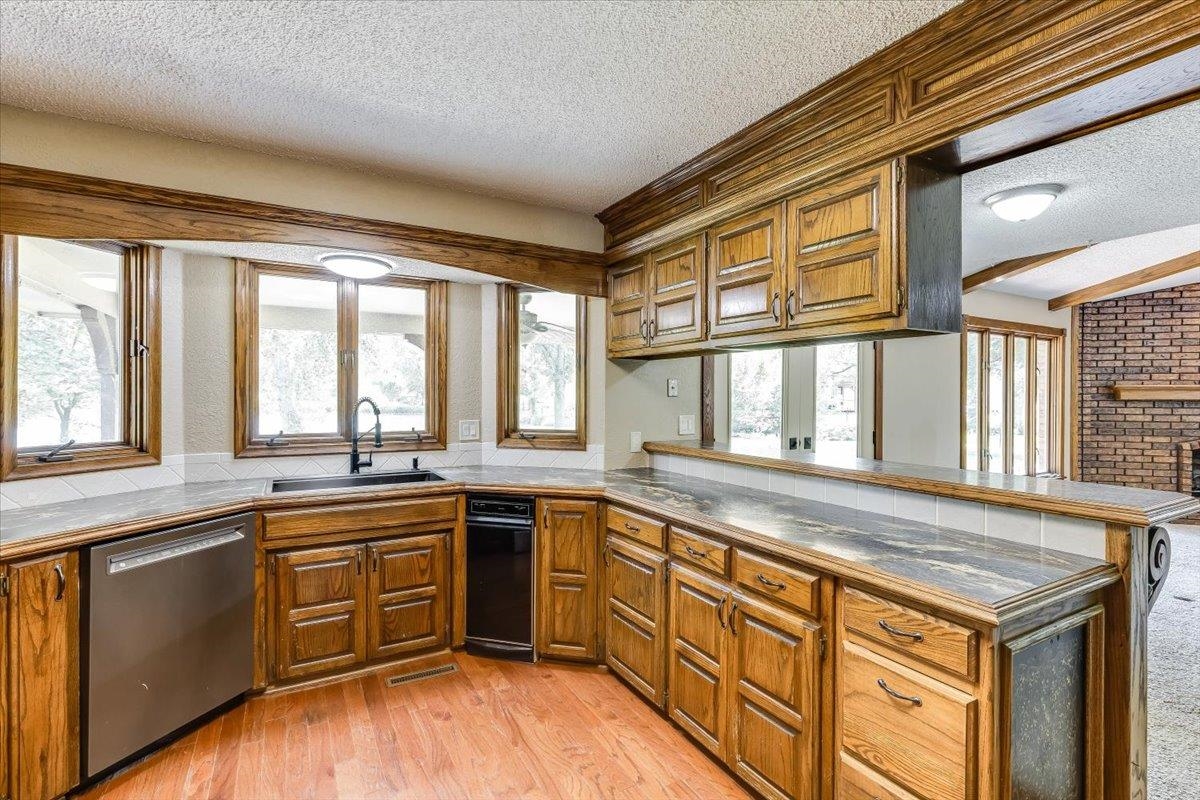 1309 S Bridgewater Drive Property Photo 7