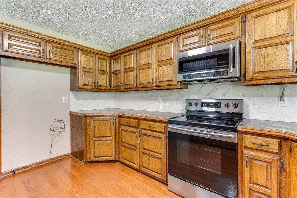 1309 S Bridgewater Drive Property Photo 8