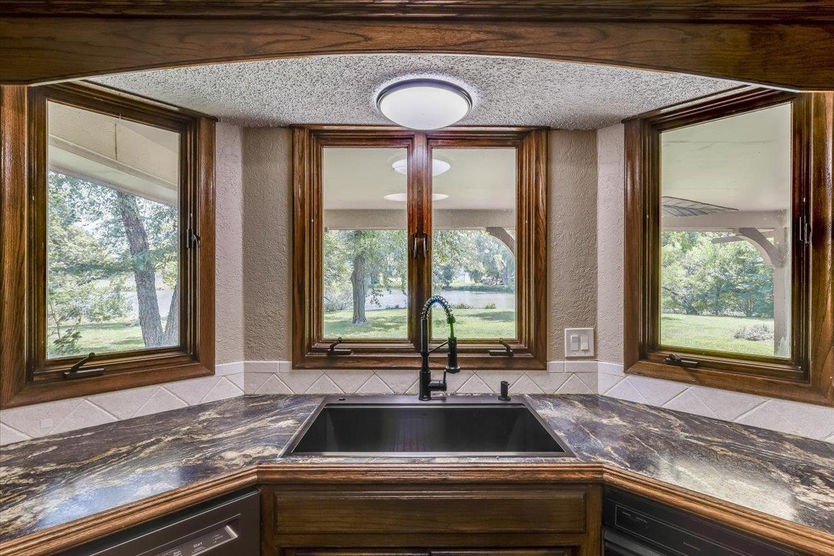 1309 S Bridgewater Drive Property Photo 9