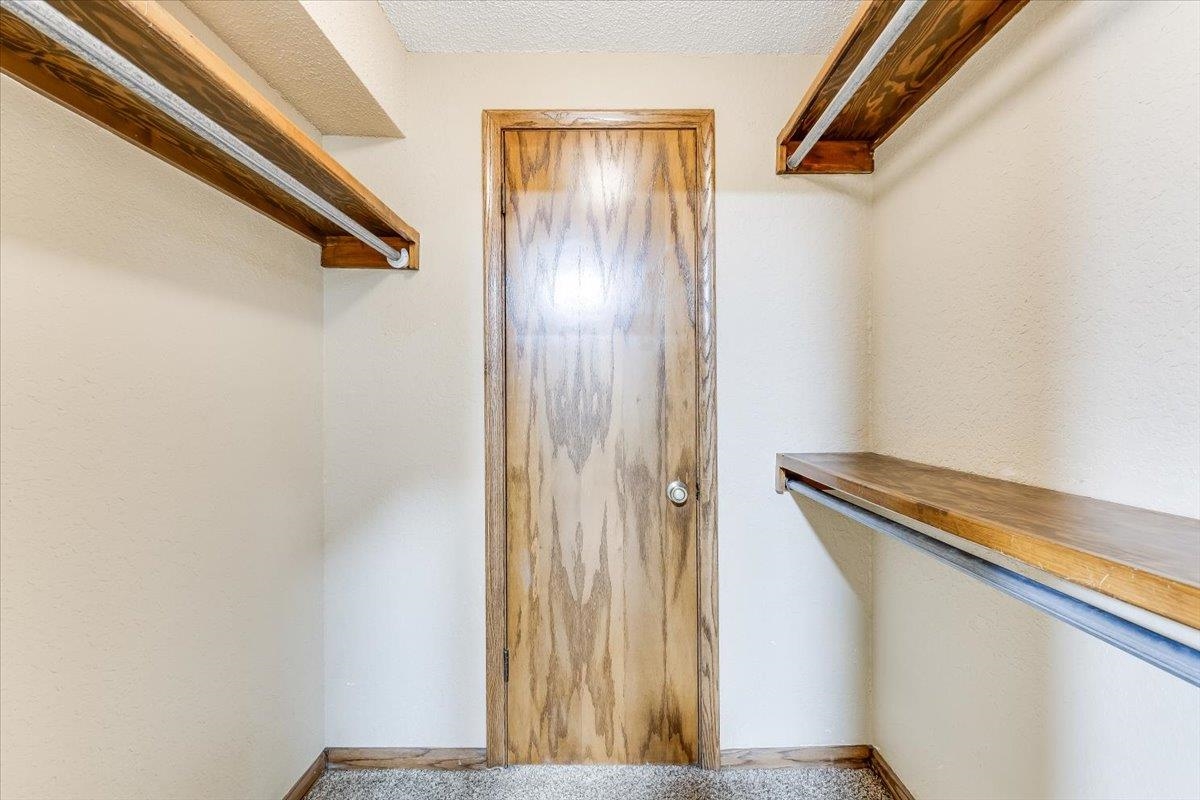 1309 S Bridgewater Drive Property Photo 16