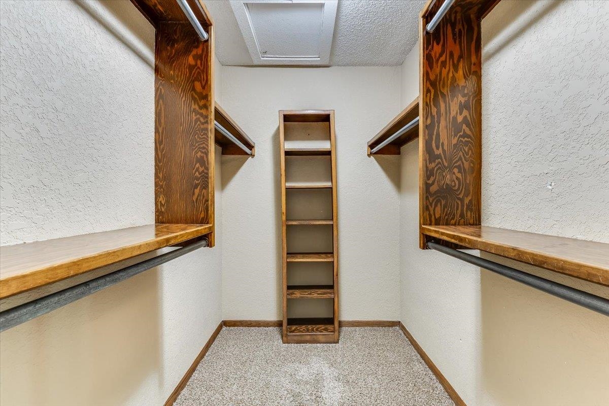 1309 S Bridgewater Drive Property Photo 22