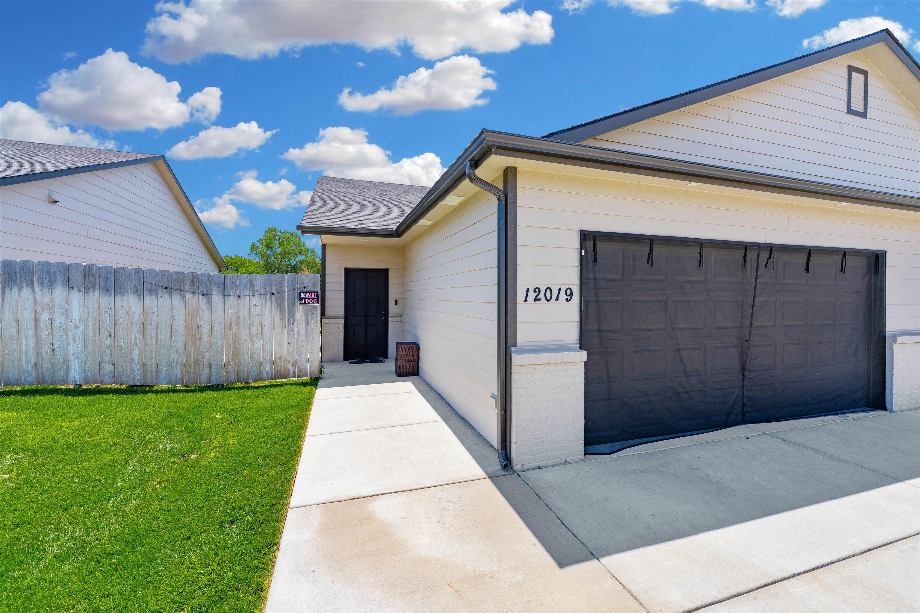12019 W Shadow Lakes Property Photo 2