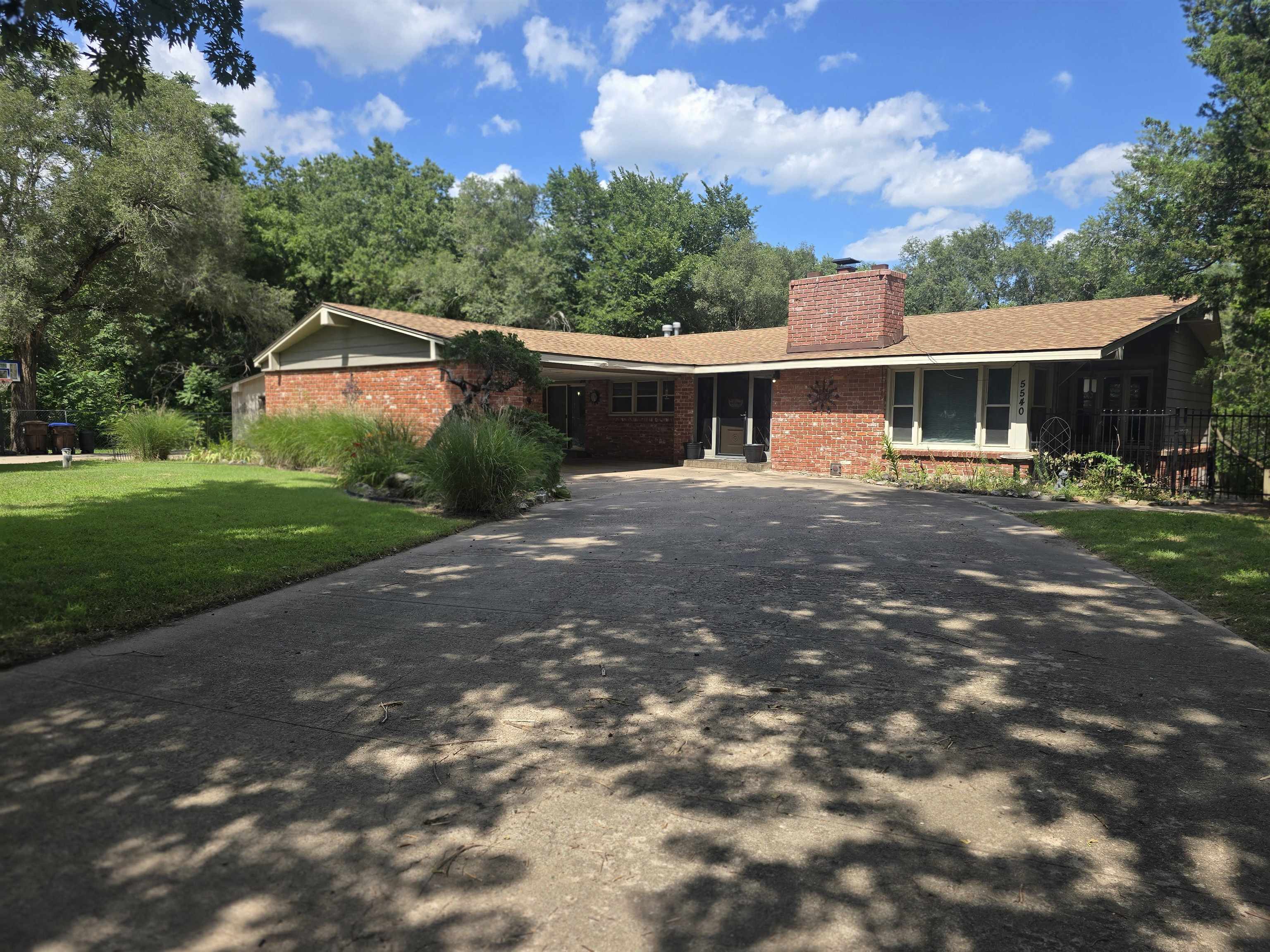 5540 N Porter Property Photo 2