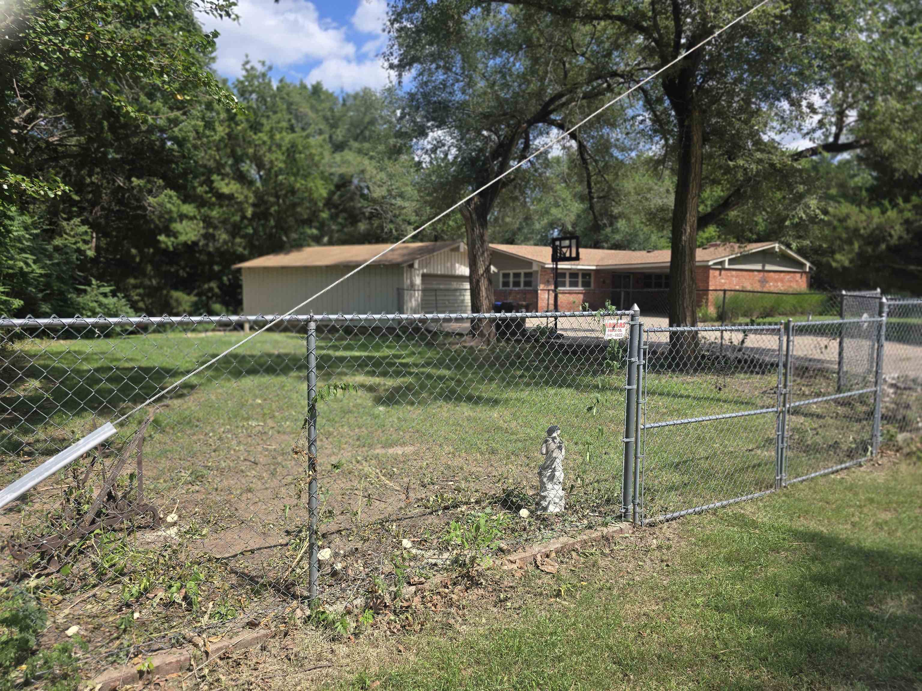 5540 N Porter Property Photo 3