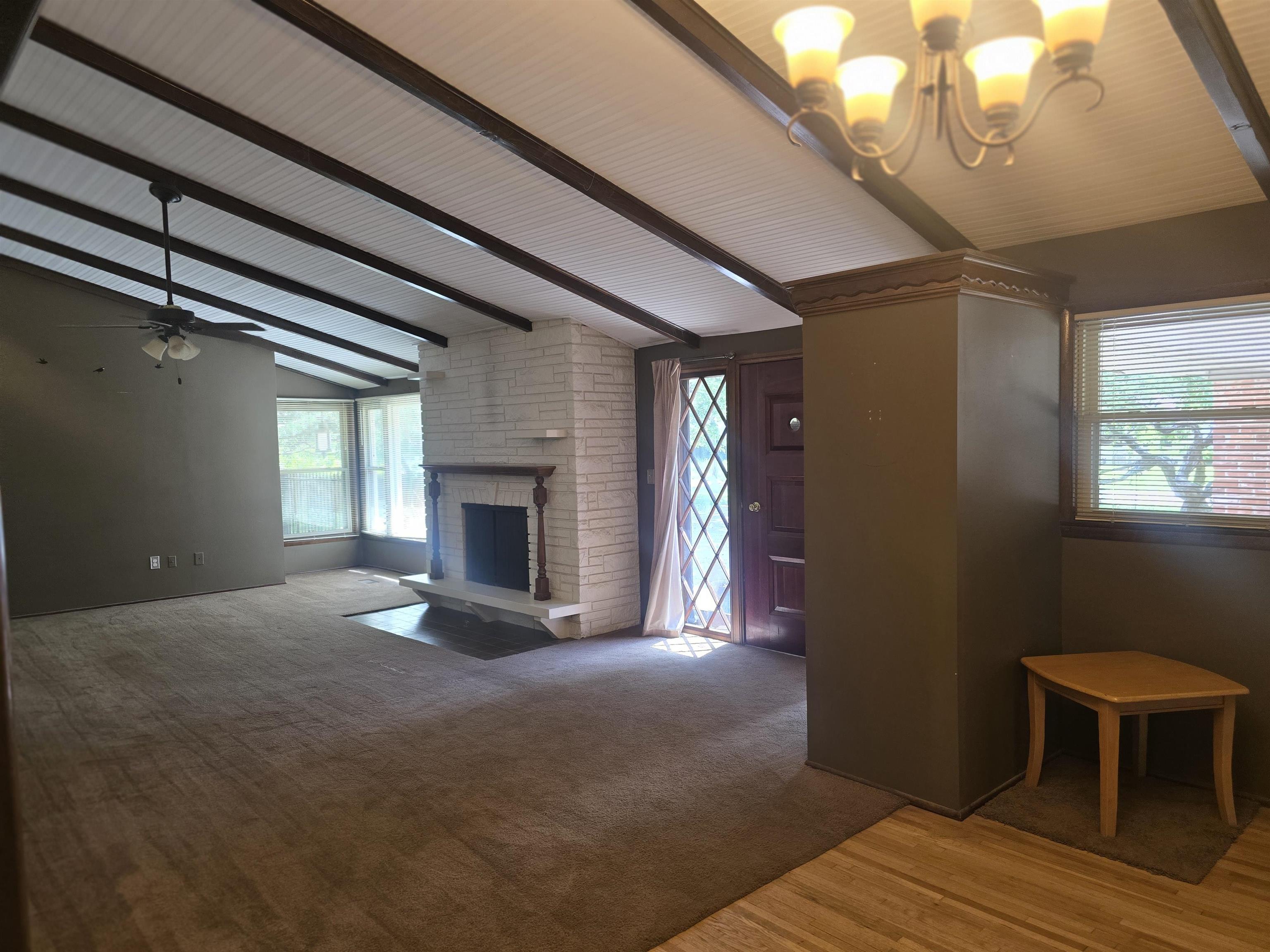 5540 N Porter Property Photo 11