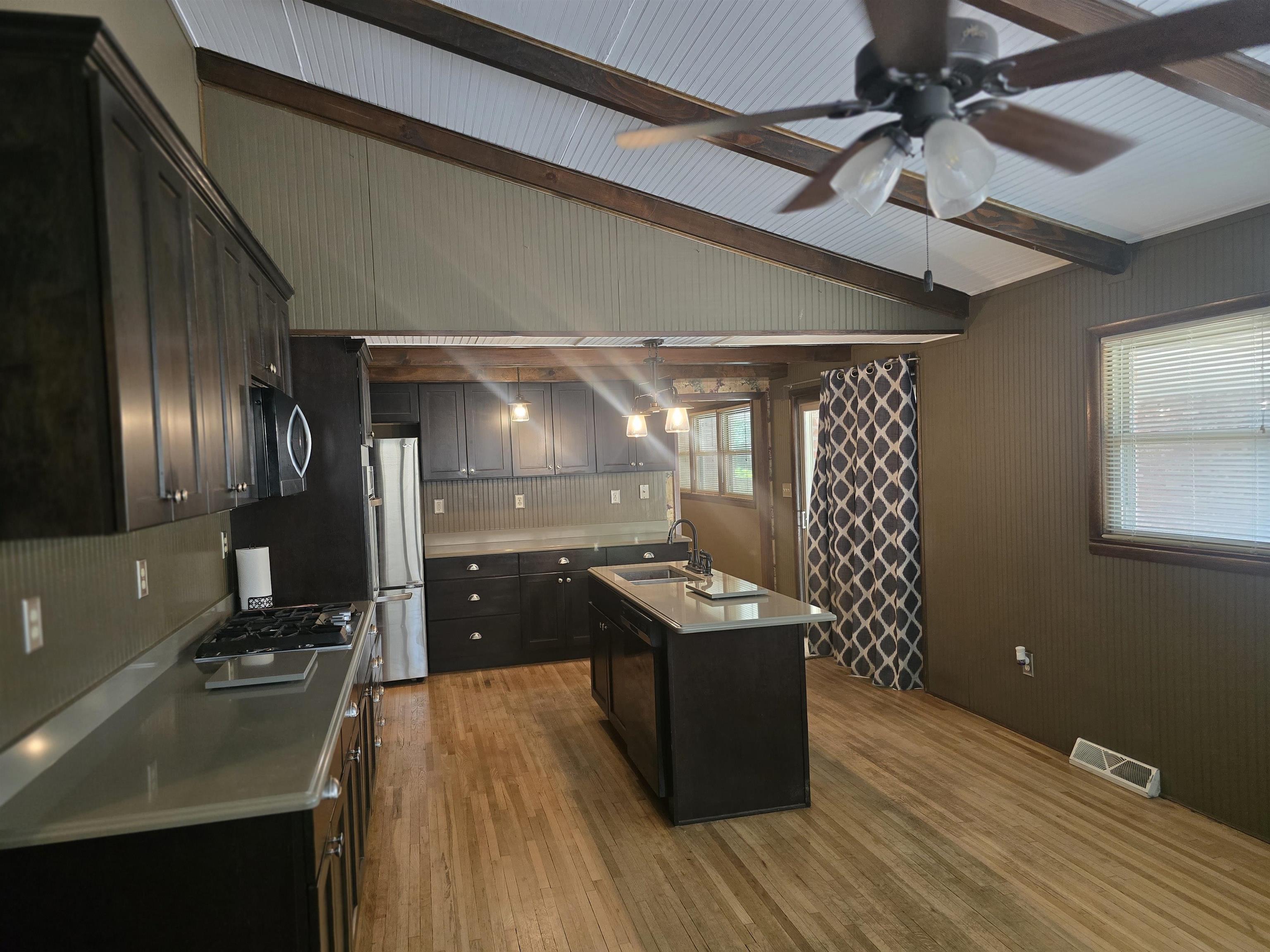 5540 N Porter Property Photo 12