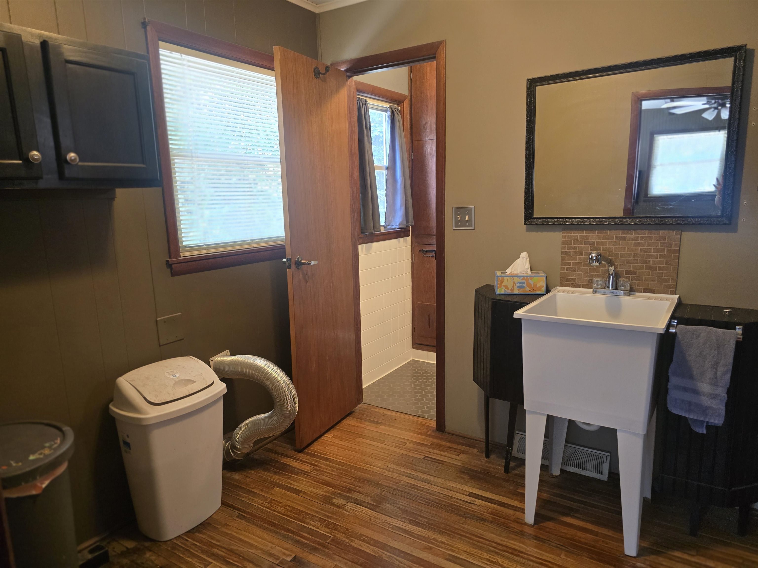 5540 N Porter Property Photo 14