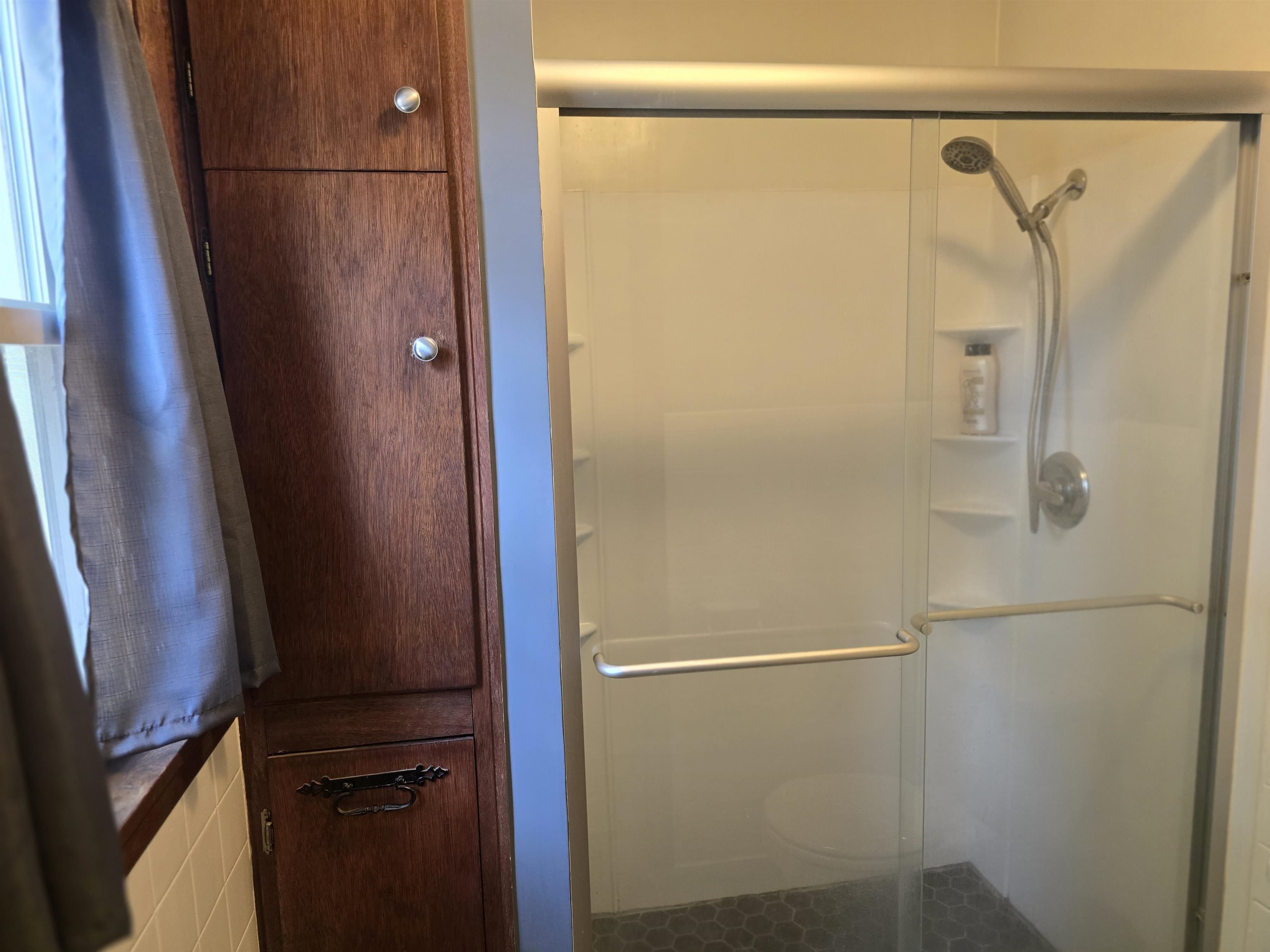 5540 N Porter Property Photo 15