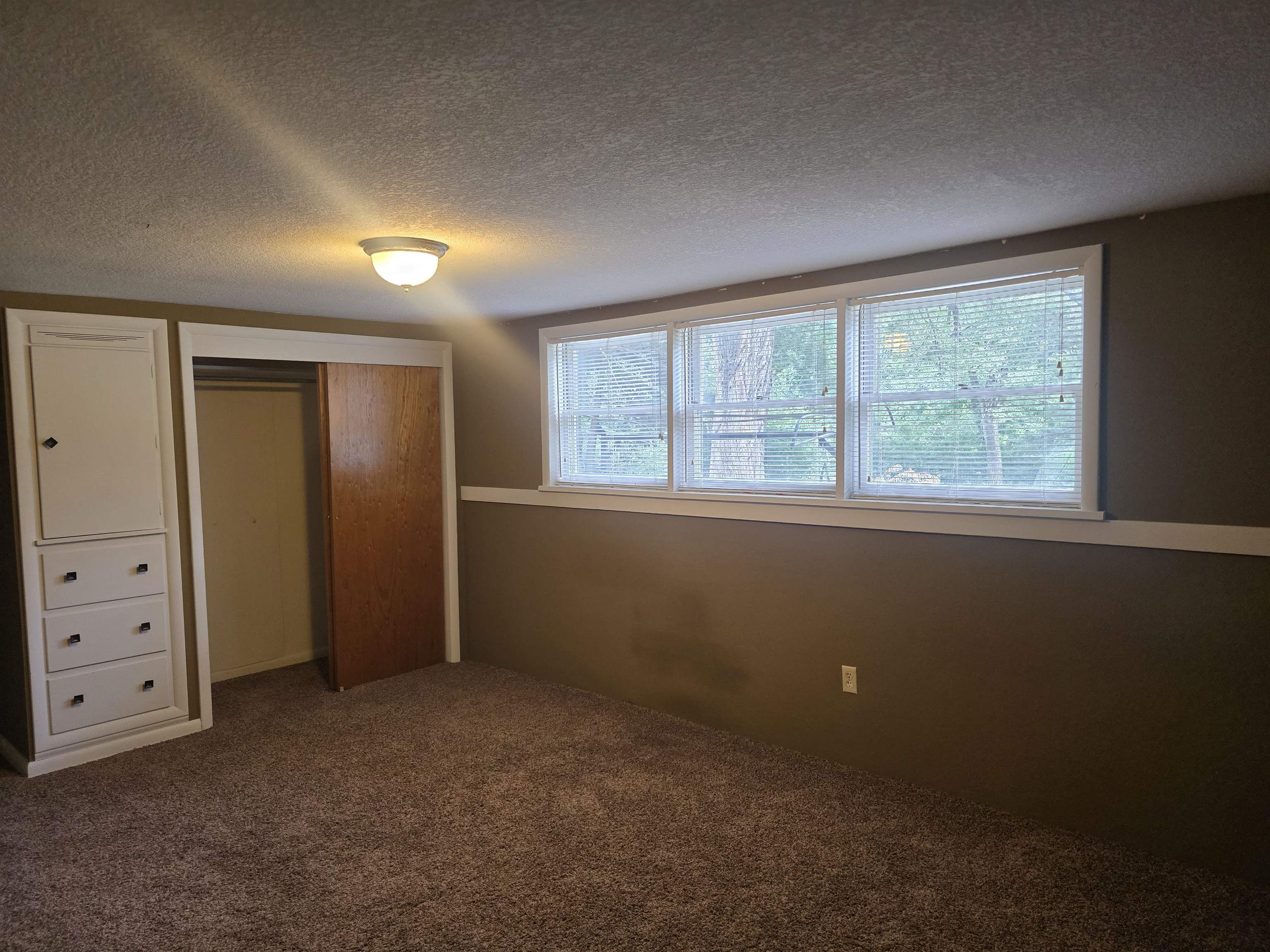 5540 N Porter Property Photo 28