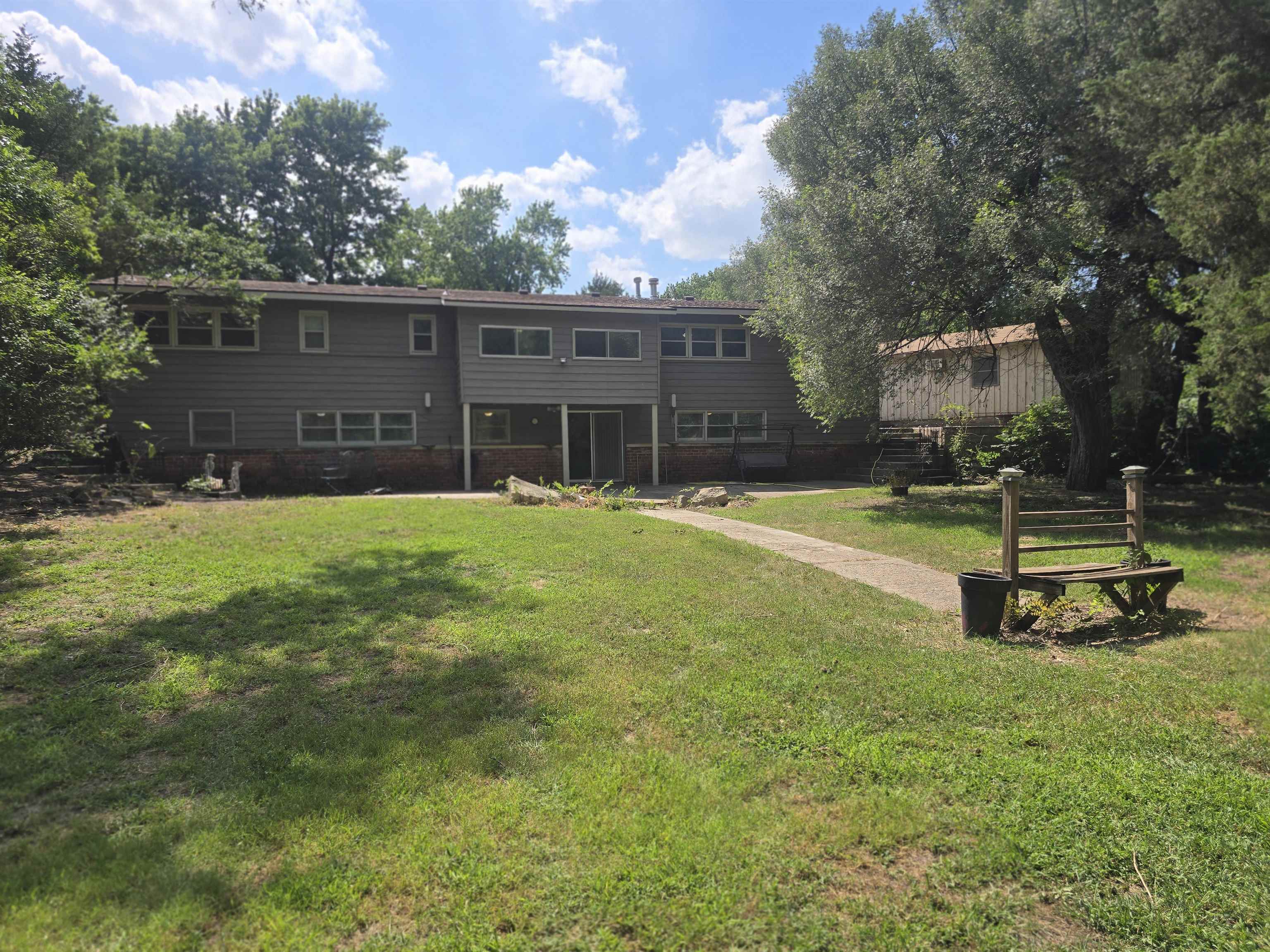5540 N Porter Property Photo 31