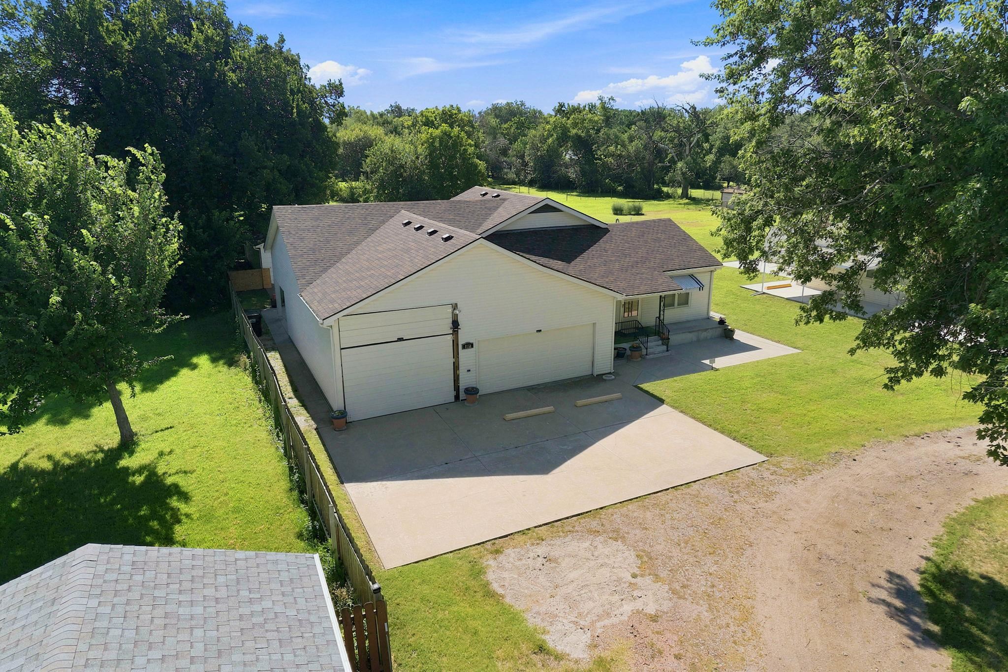 1138 N Sheridan St Property Photo 1