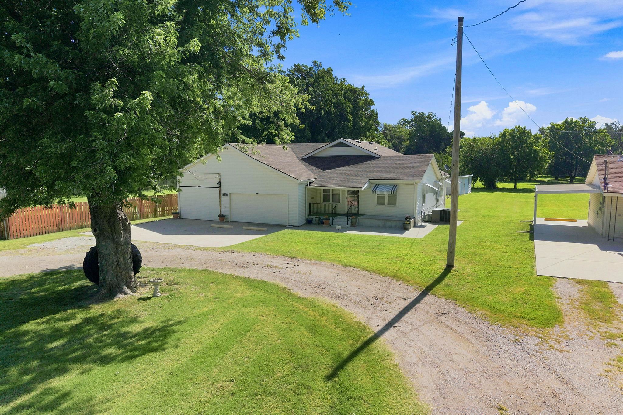 1138 N Sheridan St Property Photo 4