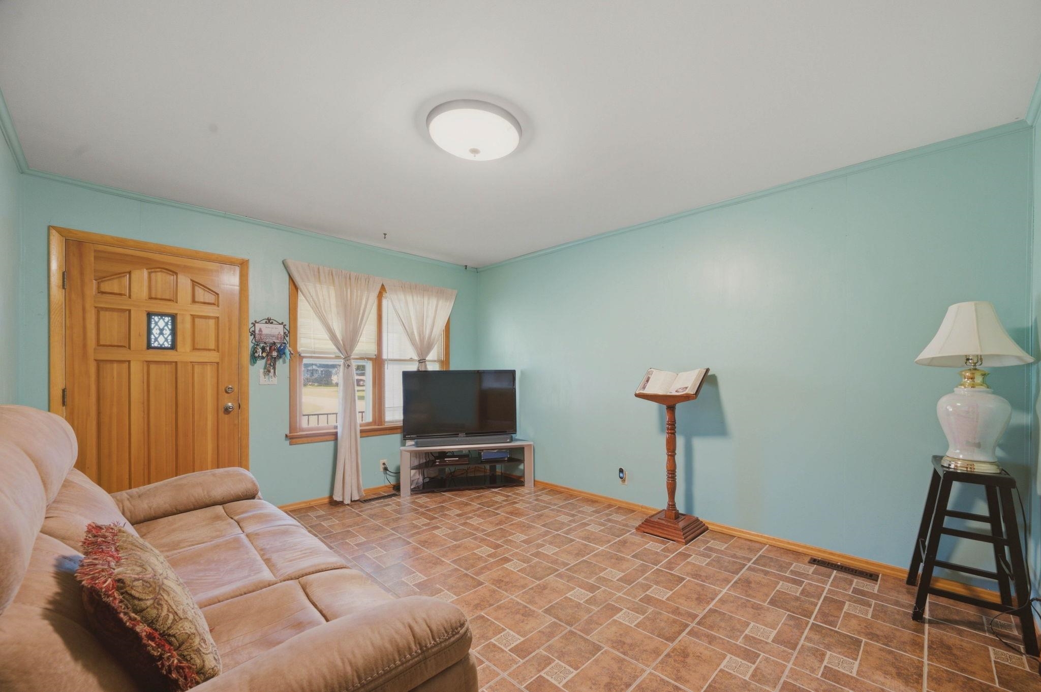 1138 N Sheridan St Property Photo 6