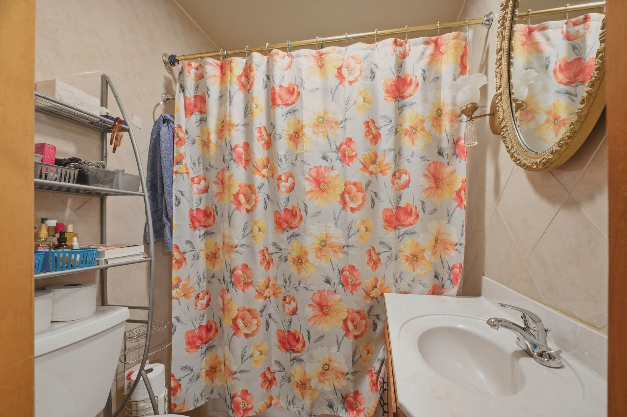 1138 N Sheridan St Property Photo 14
