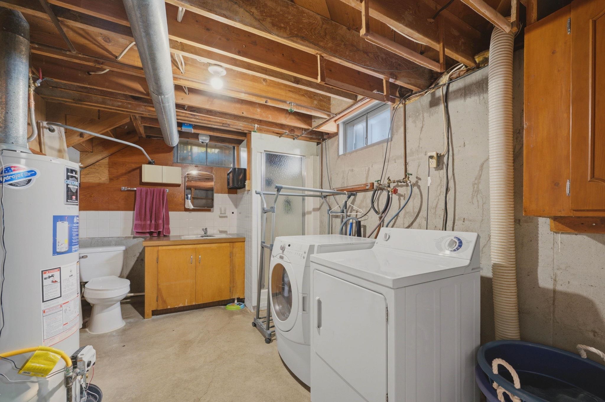 1138 N Sheridan St Property Photo 23
