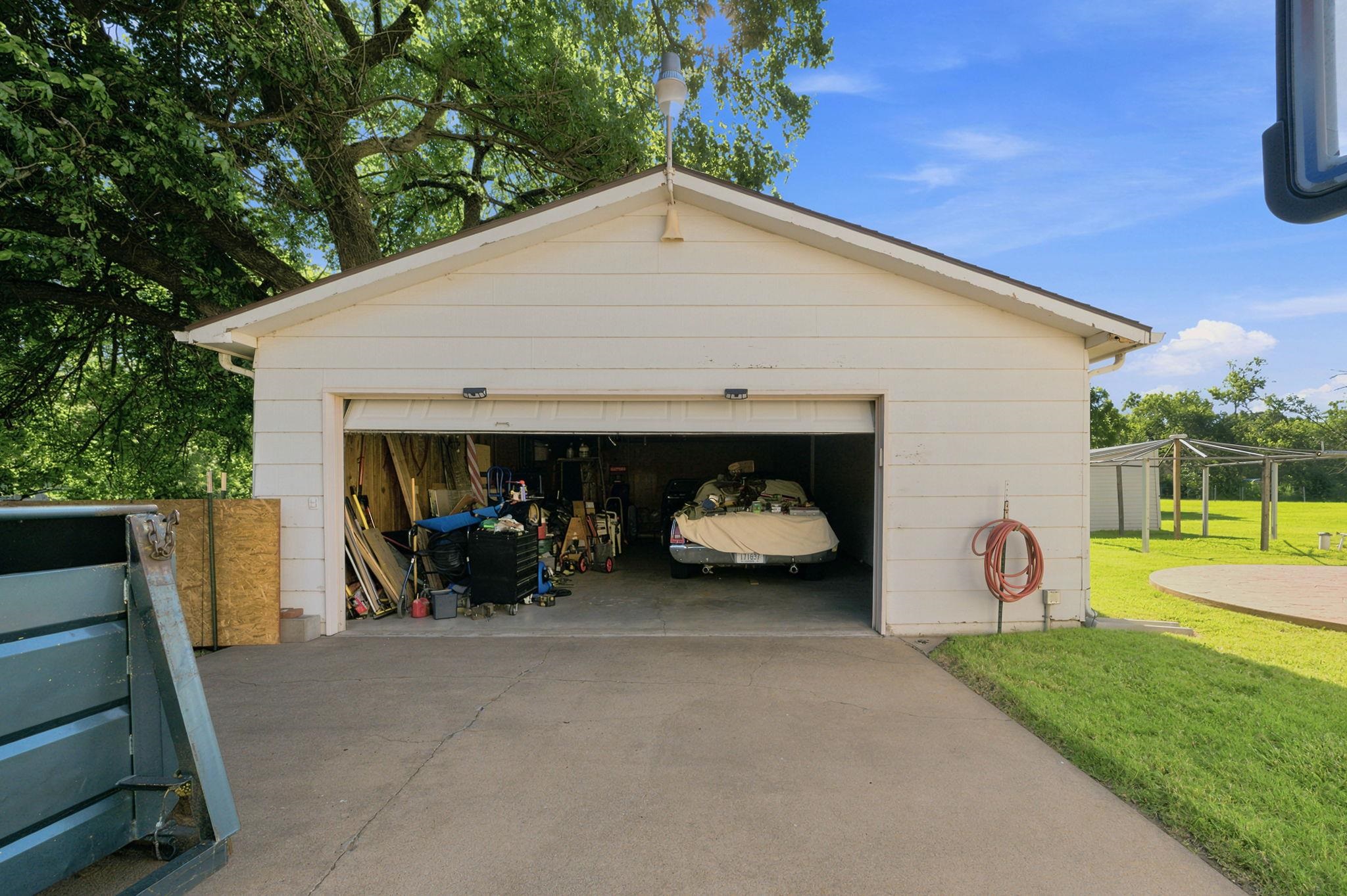 1138 N Sheridan St Property Photo 26