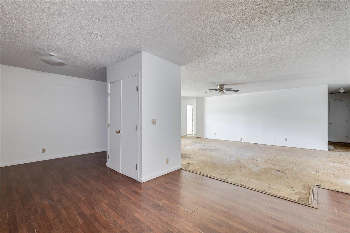 7015 W Newell Property Photo 4
