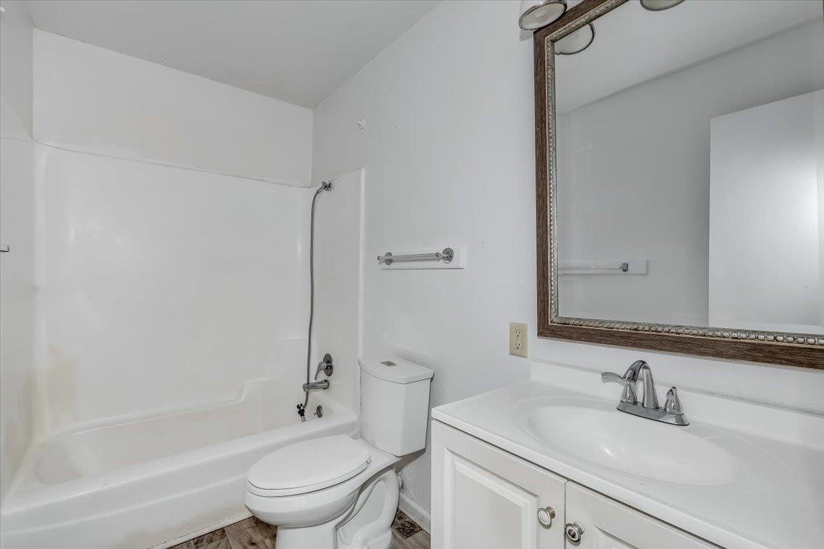7015 W Newell Property Photo 9