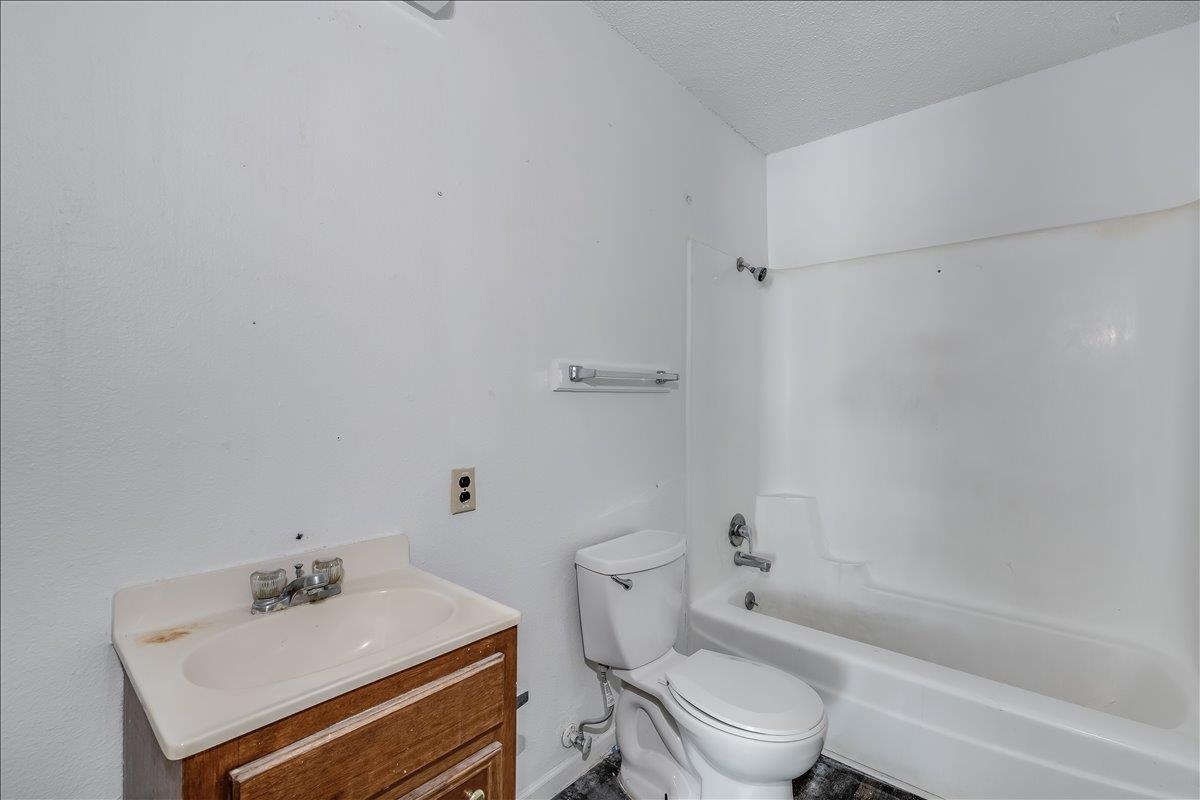 7015 W Newell Property Photo 10