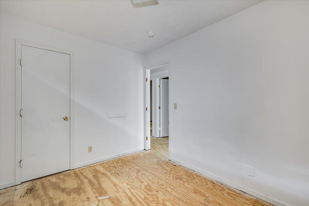 7031 W Frazier Ln Property Photo 4