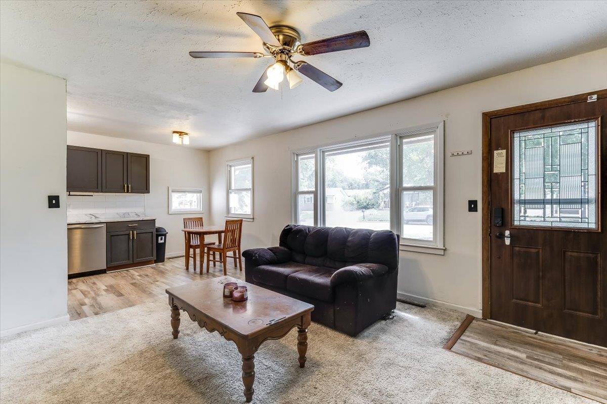 6413 N Longmont Property Photo 6